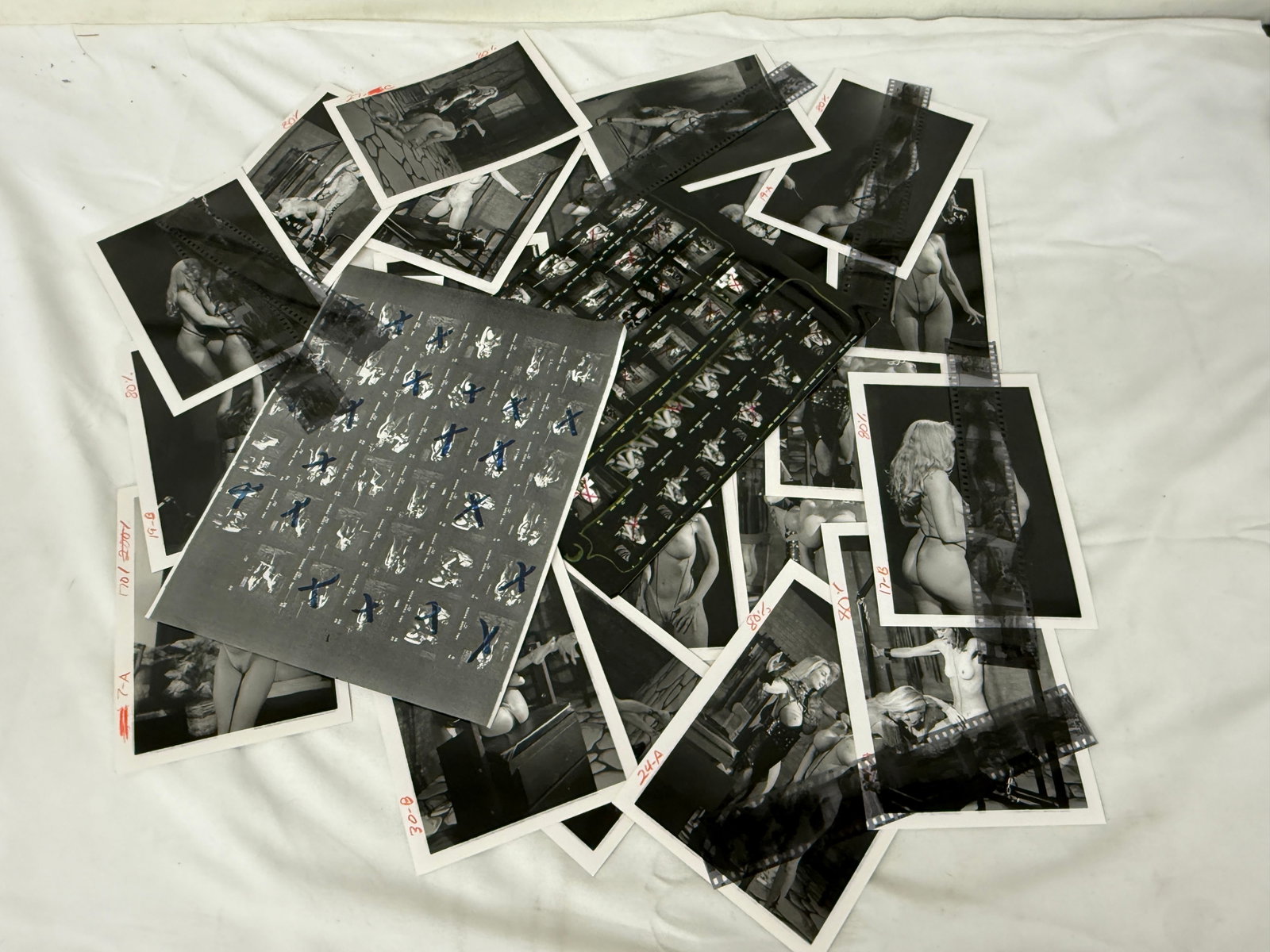 Vintage Black and White Erotic Adult Photographs Negatives and Contact Sheets: Vintage Black and White Erotic Adult Photographs Negatives and Contact Sheets