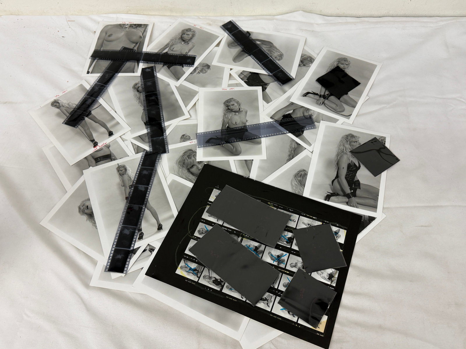Vintage Black and White Erotic Adult Photographs Negatives and Contact Sheets: Vintage Black and White Erotic Adult Photographs Negatives and Contact Sheets