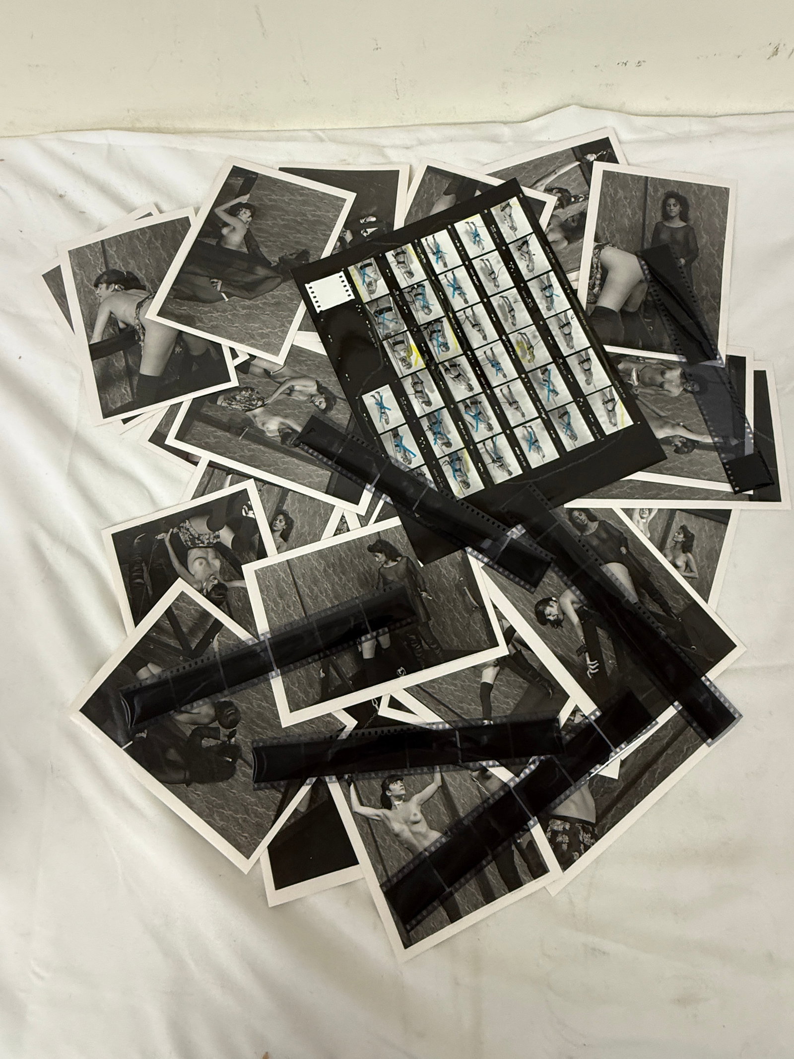 Vintage Black and White Erotic Adult Photographs Negatives and Contact Sheets: Vintage Black and White Erotic Adult Photographs Negatives and Contact Sheets