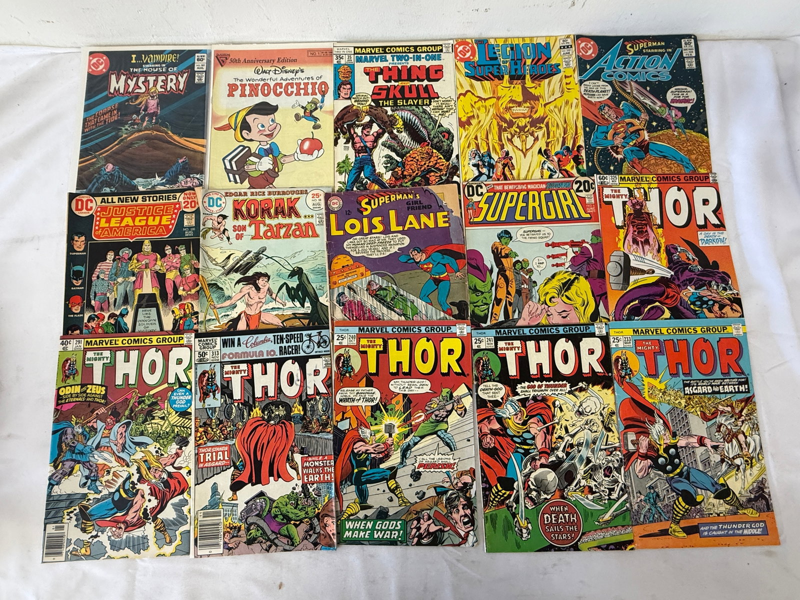 Vintage Comic Book Collection Lot: Vintage Comic Book Collection Lot