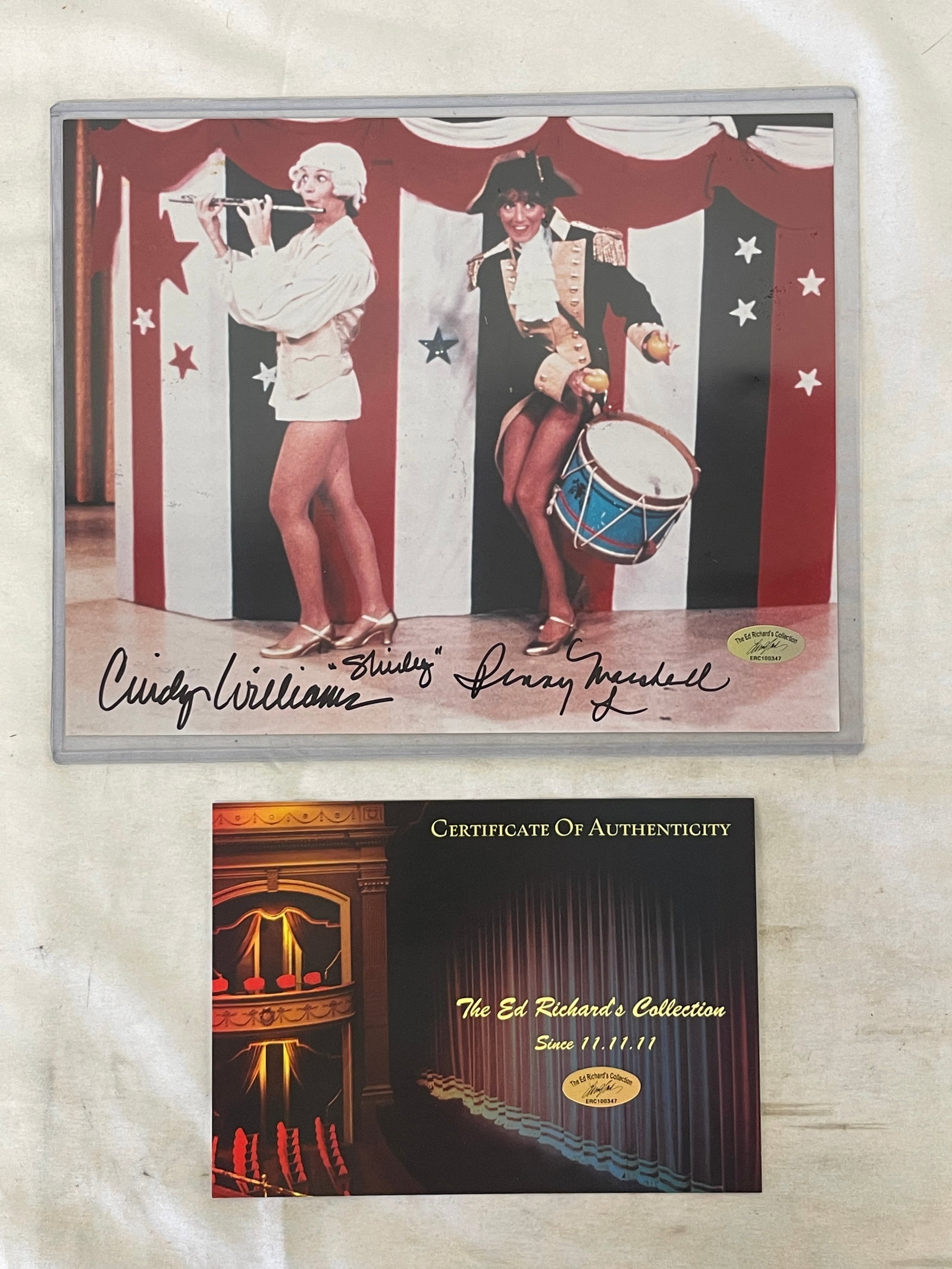 Cindy Williams & Penny Marshall Laverne & Shirley Dual Signed 8x10 Photo COA: Cindy Williams & Penny Marshall Laverne & Shirley Dual Signed 8x10 Photo COA