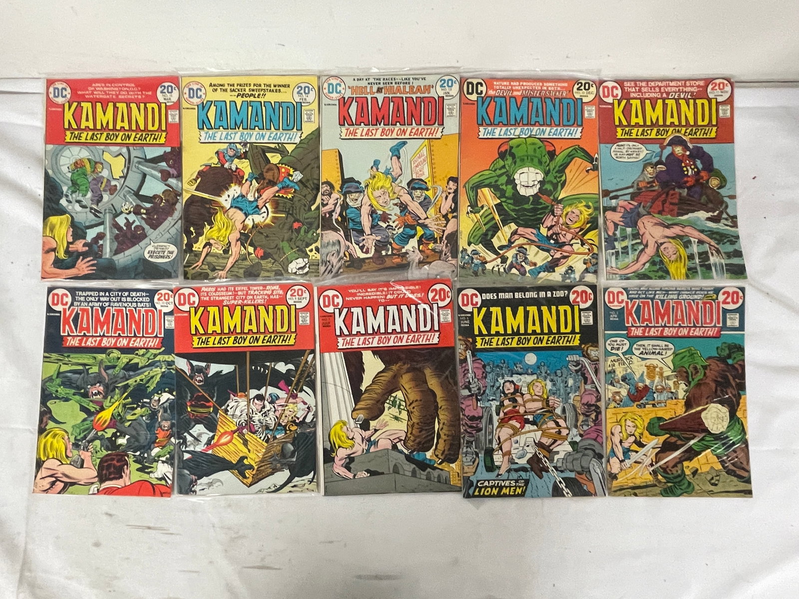 Vintage Comic Book Collection Lot: Vintage Comic Book Collection Lot