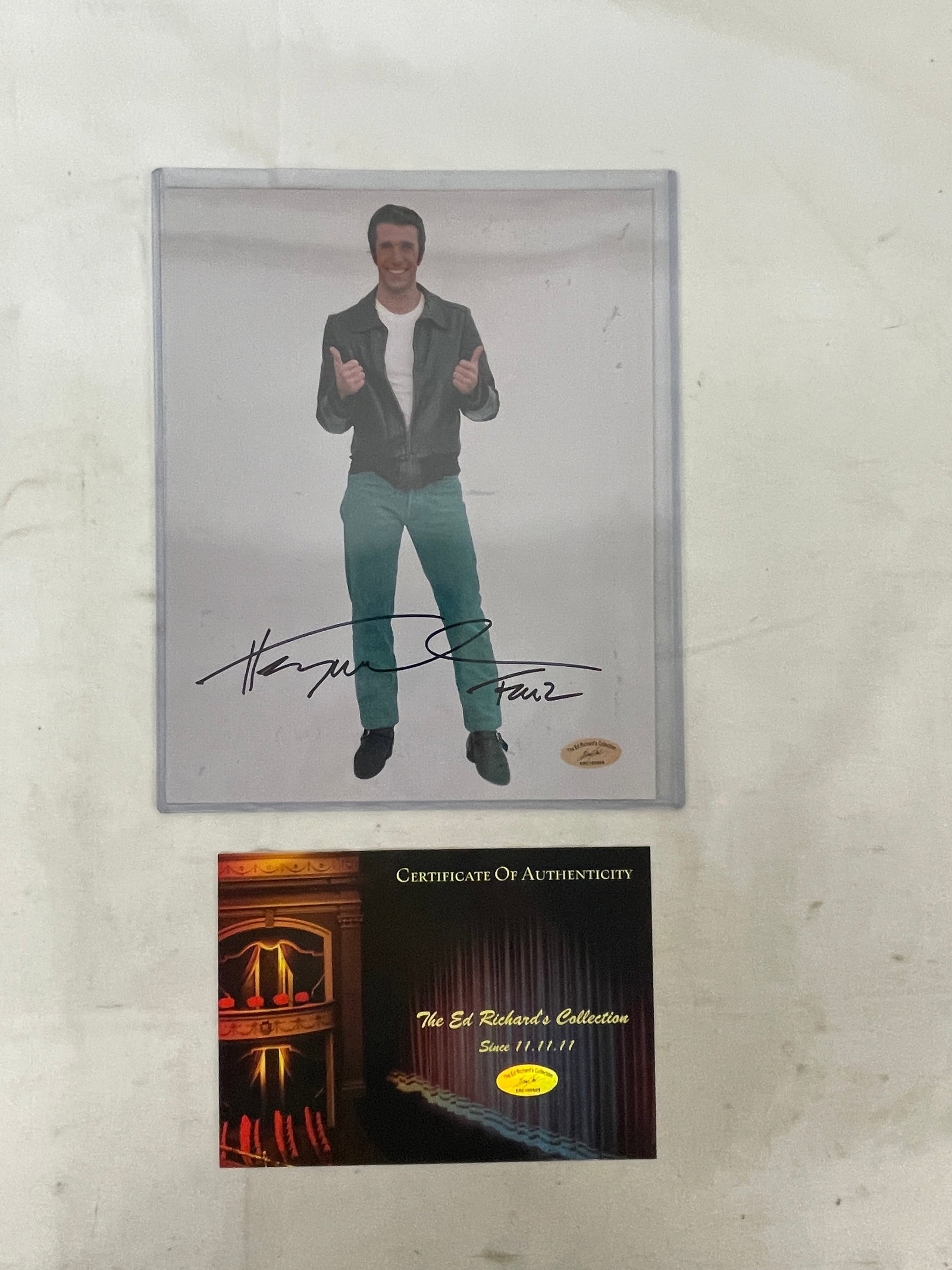 Henry Winkler 'The Fonz' Happy Days Signed 8x10 Photo with COA: Henry Winkler 'The Fonz' Happy Days Signed 8x10 Photo with COA