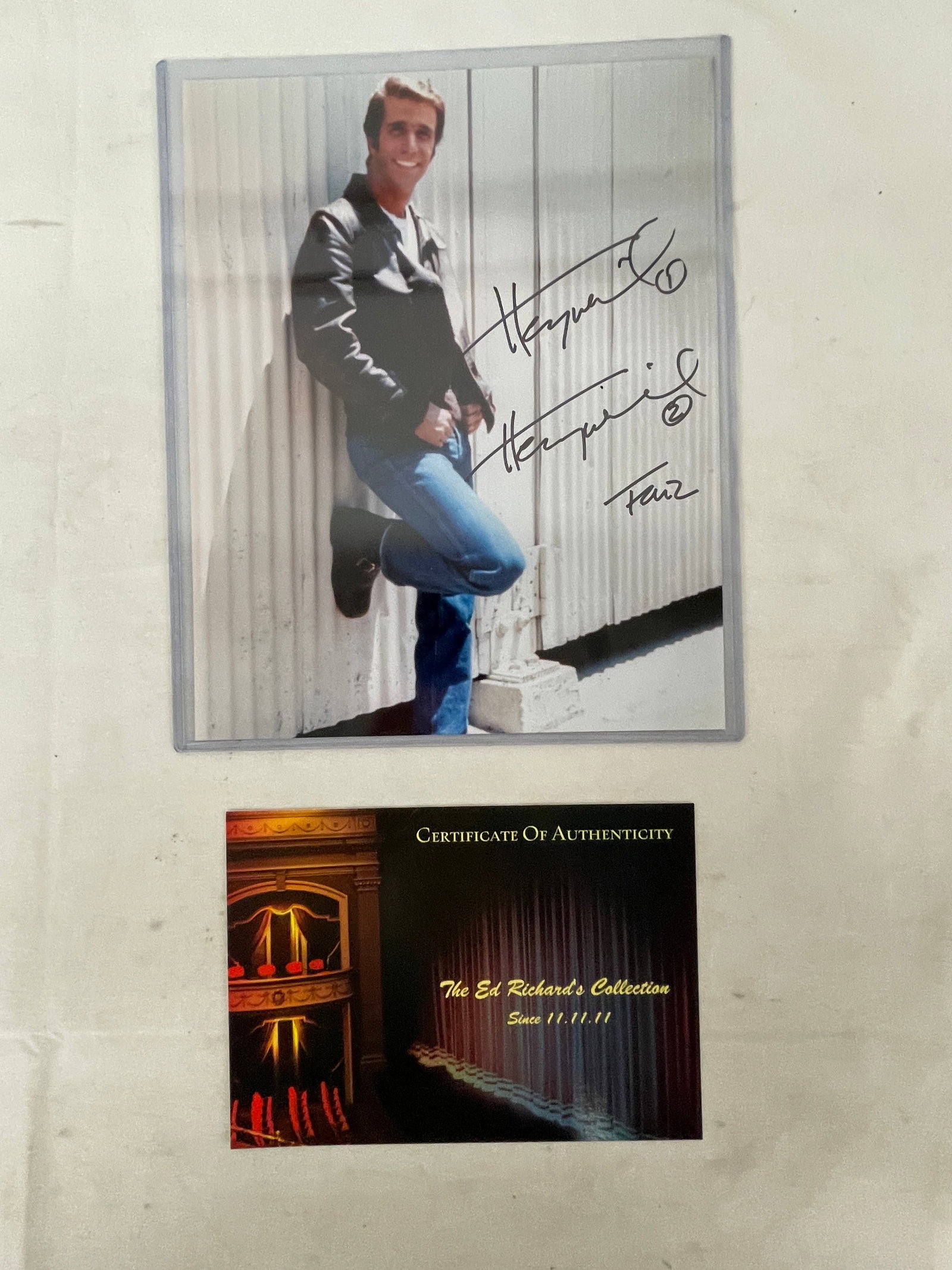 Henry Winkler 'The Fonz' Happy Days Signed 8x10 Photo with COA: Henry Winkler 'The Fonz' Happy Days Signed 8x10 Photo with COA