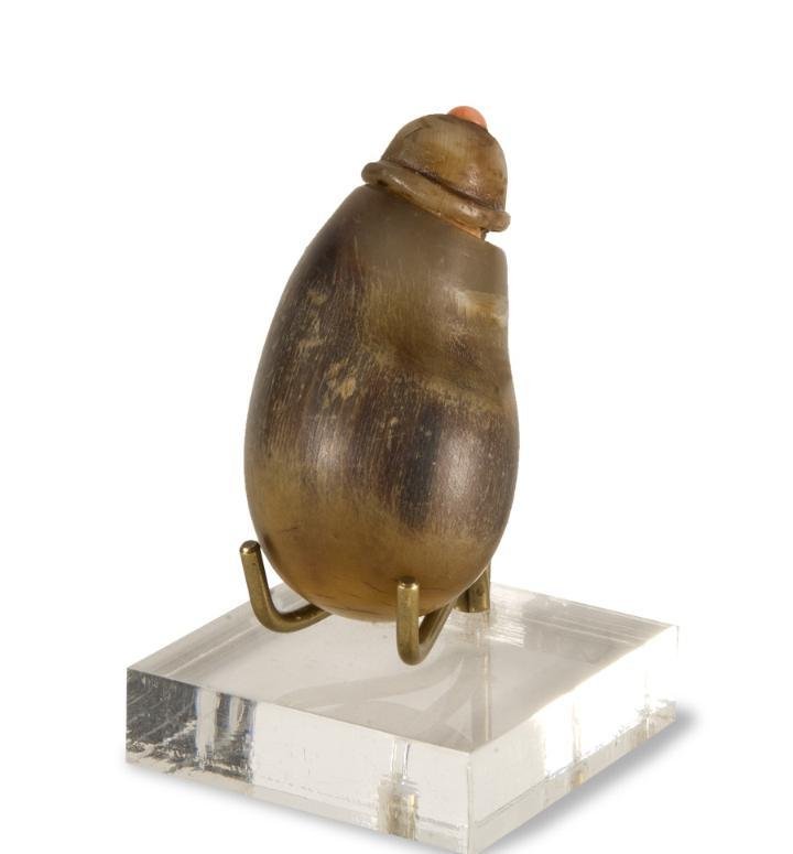 Old Chinese snuff bottle Carving authentic rhino horn: Very rare Antique Chinese snuff bottle made of rhinoceros horn MEASUREMENTS: Height: 6 cm . Width: 3 cm