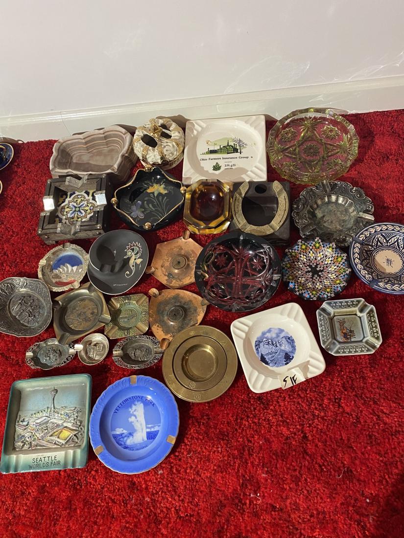 Huge Lot Old Vintage Ashtrays US and Abroad: Free pickup or we'll carefully transport to the shipper for a $5 fee. They will call you to make shipping arrangements.