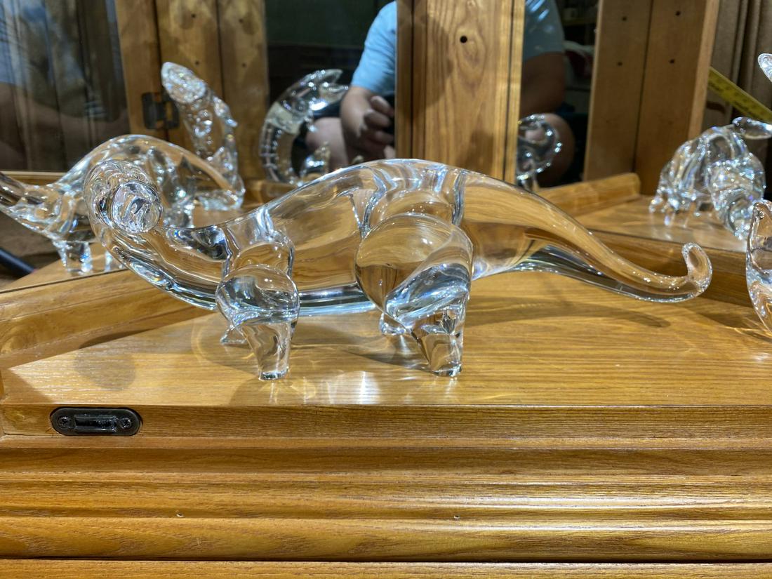 Rare Steuben Glass Dinosaur: Excellent. 13" long. Free pickup or we'll carefully transport to the shipper for a $3 fee. They will call you to make shipping arrangements.