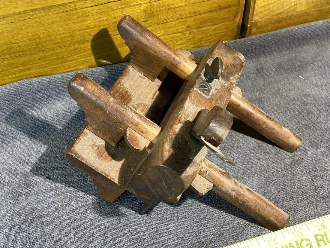 Antique Baldwin N. York Wooden Plow Plane Tool: 7.5" long. Free pickup or we'll drop with our shipper for a $3 fee.