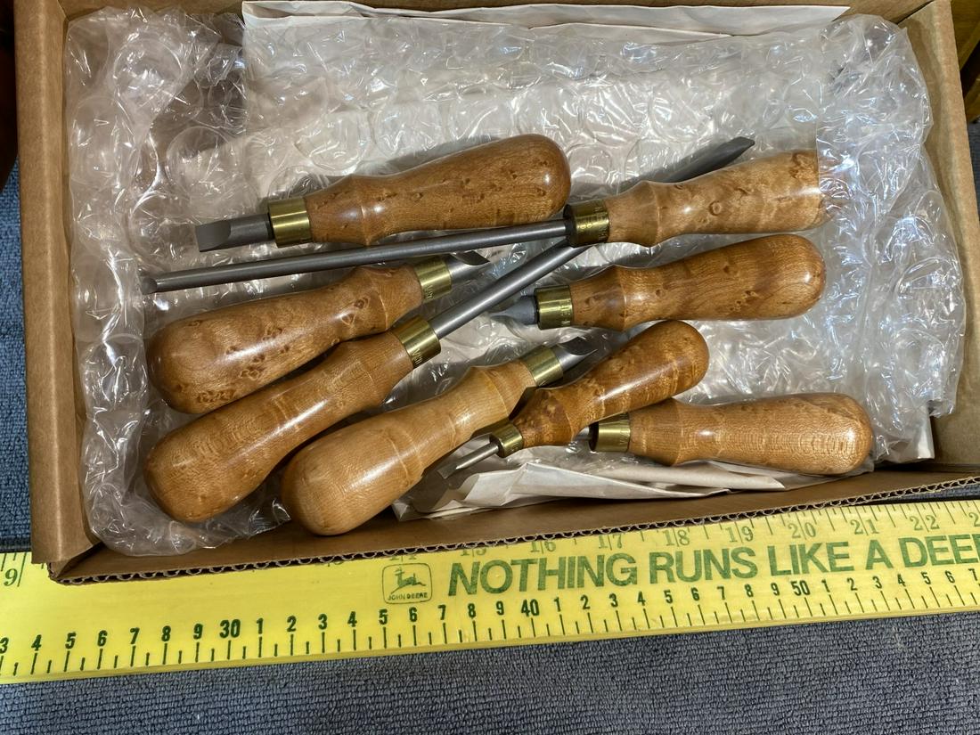 Group lot of Lie-Nielsen Woodworking BIrdseye maple: Looks unused. In box, like new. Free pickup or we'll drop with our shipper for a $3 fee.