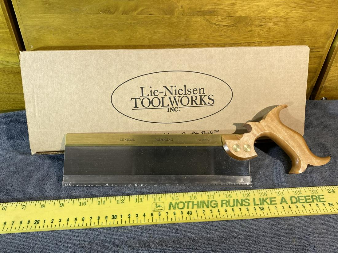 Lie-Nielsen 14 ppi Crosscut Carcass Saw Like New in Box: Looks unused. Free pickup or we'll drop with our shipper for a $3 fee.