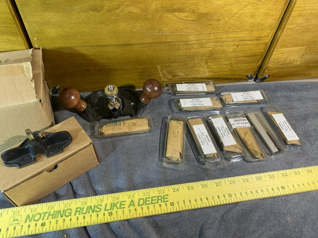 Lie-Nielsen No. 271 Router Plane, unmarked plane,: Lie-Nielsen router plane, an unmarked second router plane that appears unused, plus a large quantity of new cutters or blades. Free pickup or we'll drop with our shipper for a $3 fee.