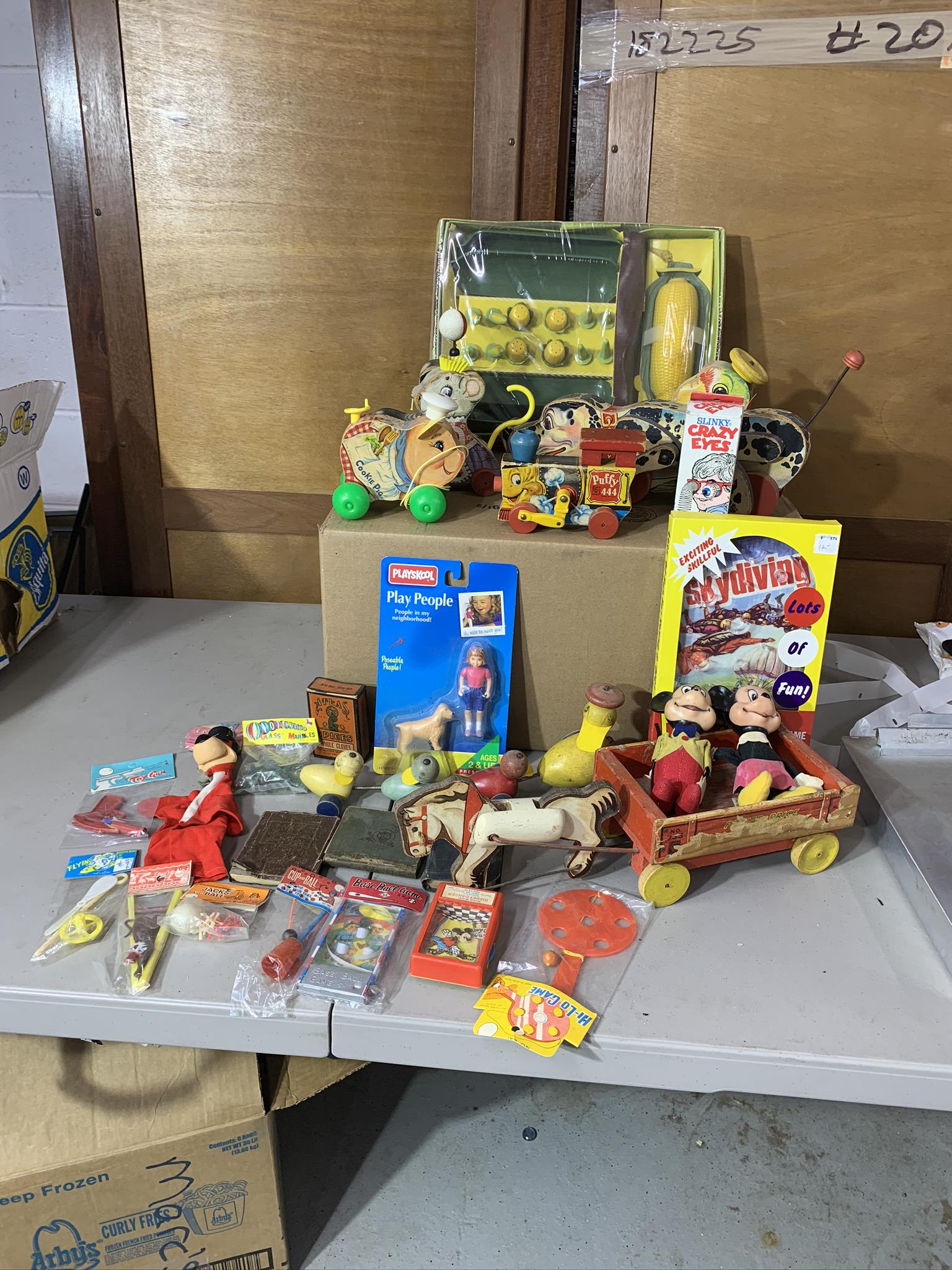 Vintage Toys, Mickey and Minnie Mouse Toys, Pull Toys,: Shipping not available you must pickup during the pickup window or forfeit your purchase after you pay