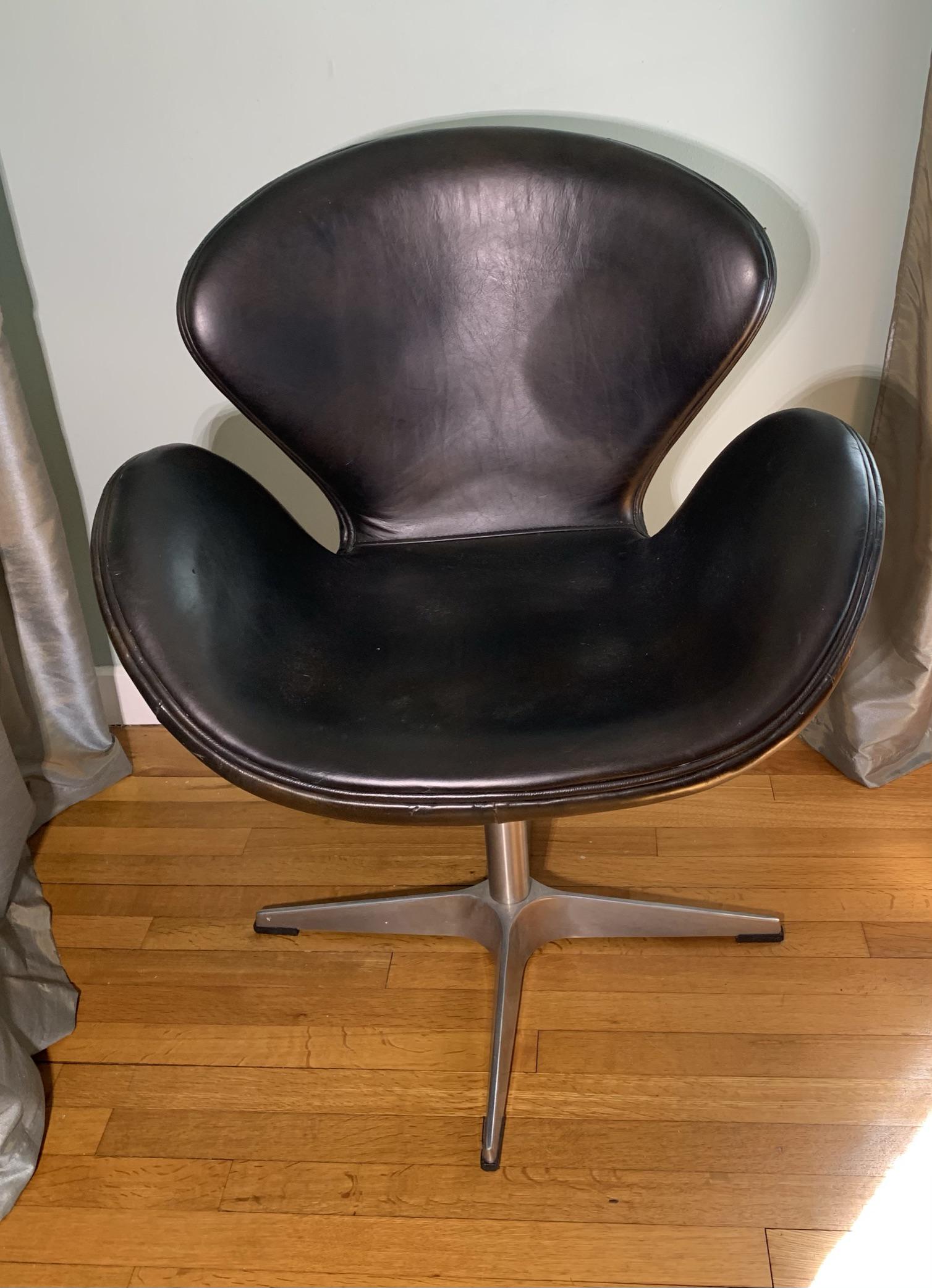 Mid-century Modern Leather Swan Chair - Arne Jacobson: Our shipping is not available on this item. You may send a shipper to pickup, or you or your representative must pickup at the home on Sunday May 2 between 11 am and 5 pm or Monday May 3 between 10 am