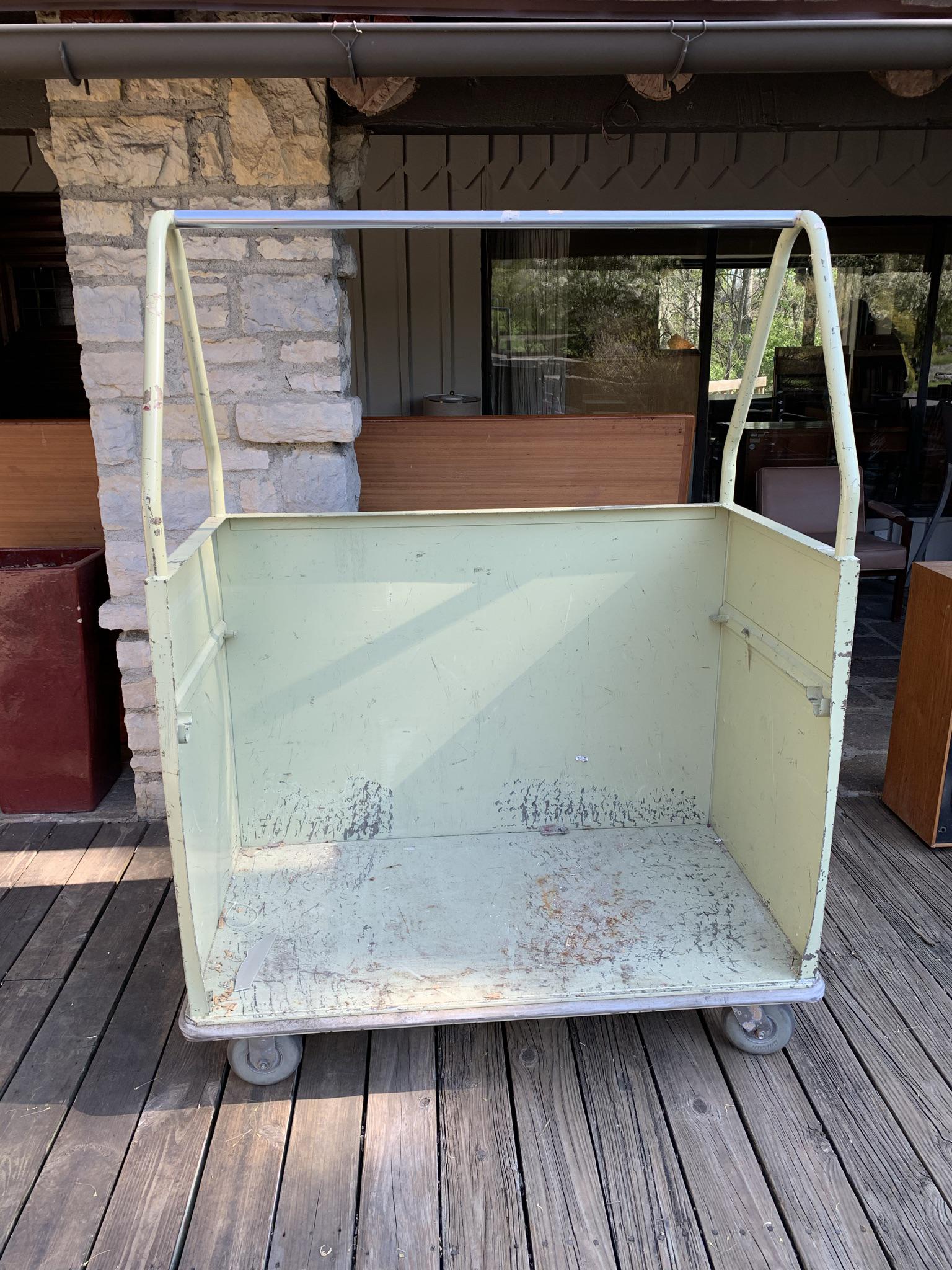 Colson Luggage Cart (1 of 6)