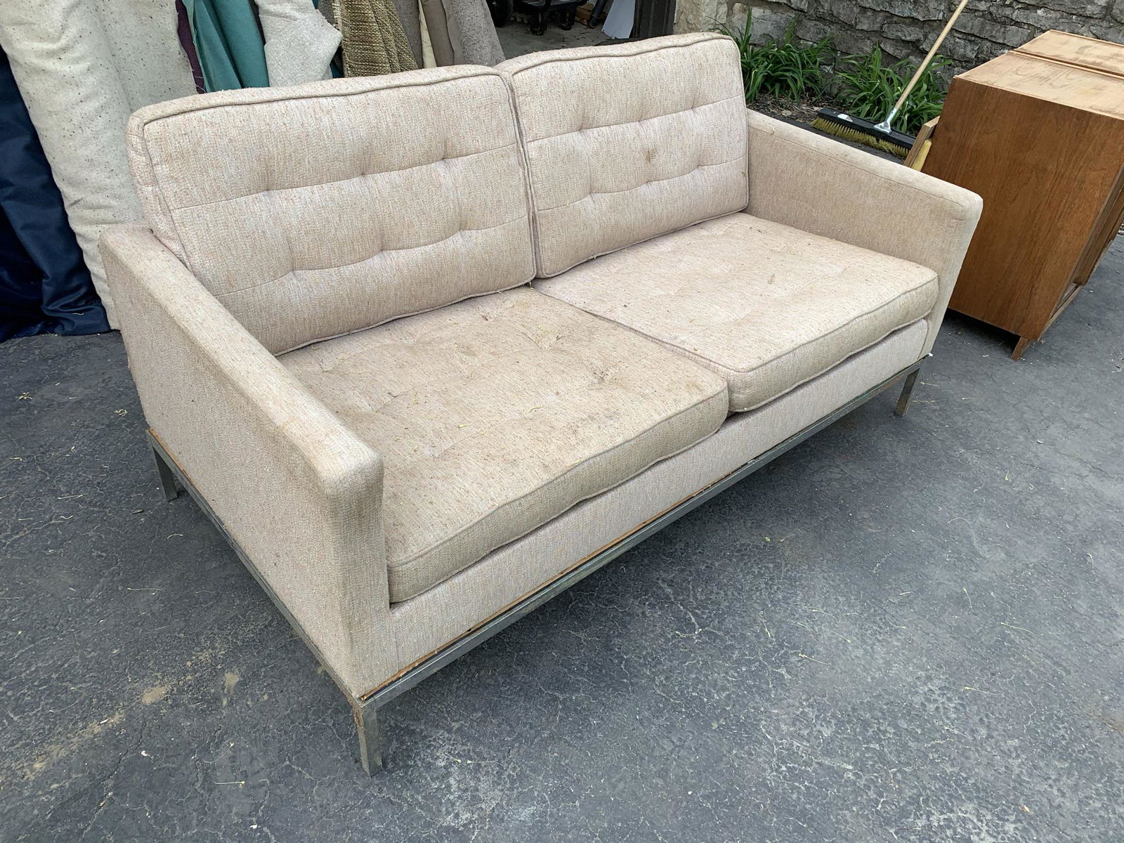 Florence Knoll Mid Century Modern Couch (1 of 5)