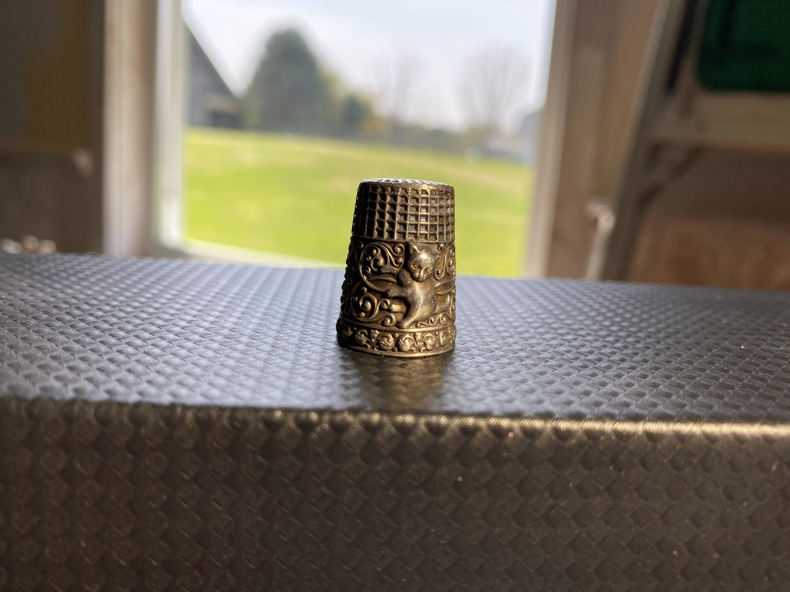 Antique Sterling SIlver Thimble with Cat: Free pickup or we'll drop at the shipper for a $3 fee.