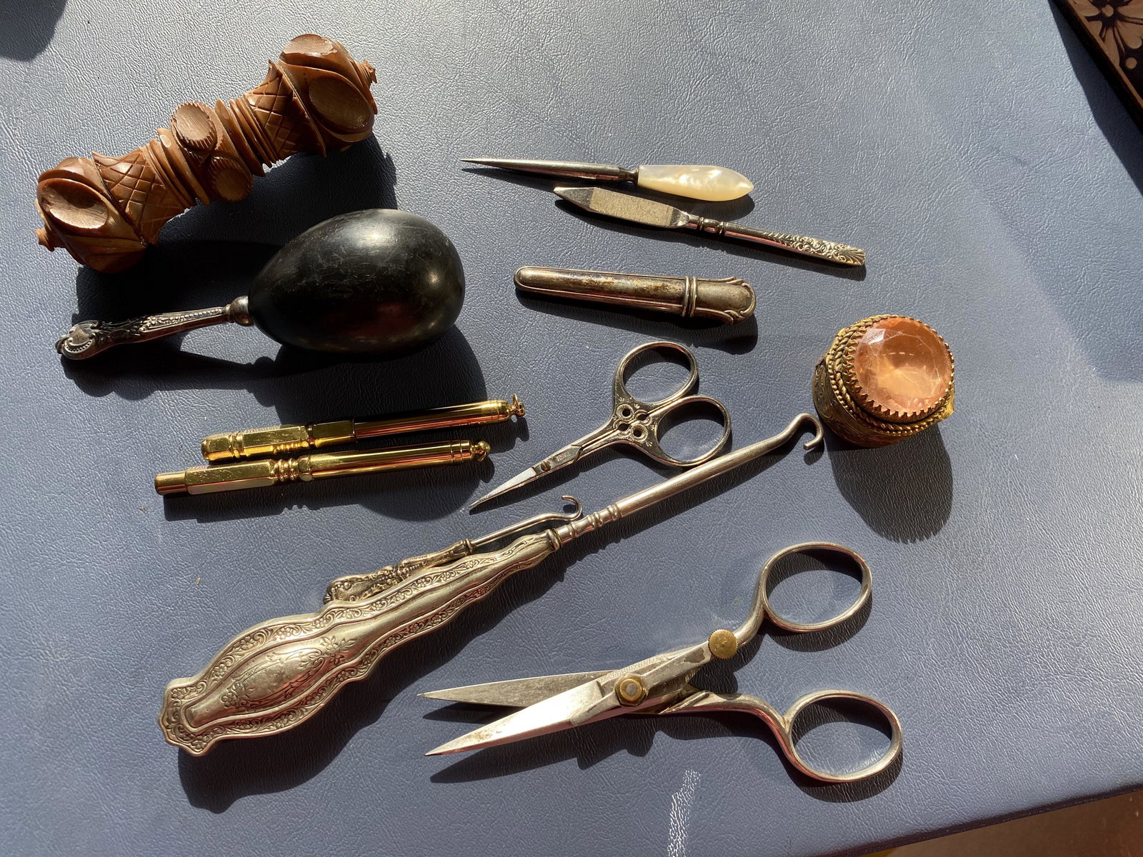 Large lot of better Victorian sewing accessories (1 of 6)