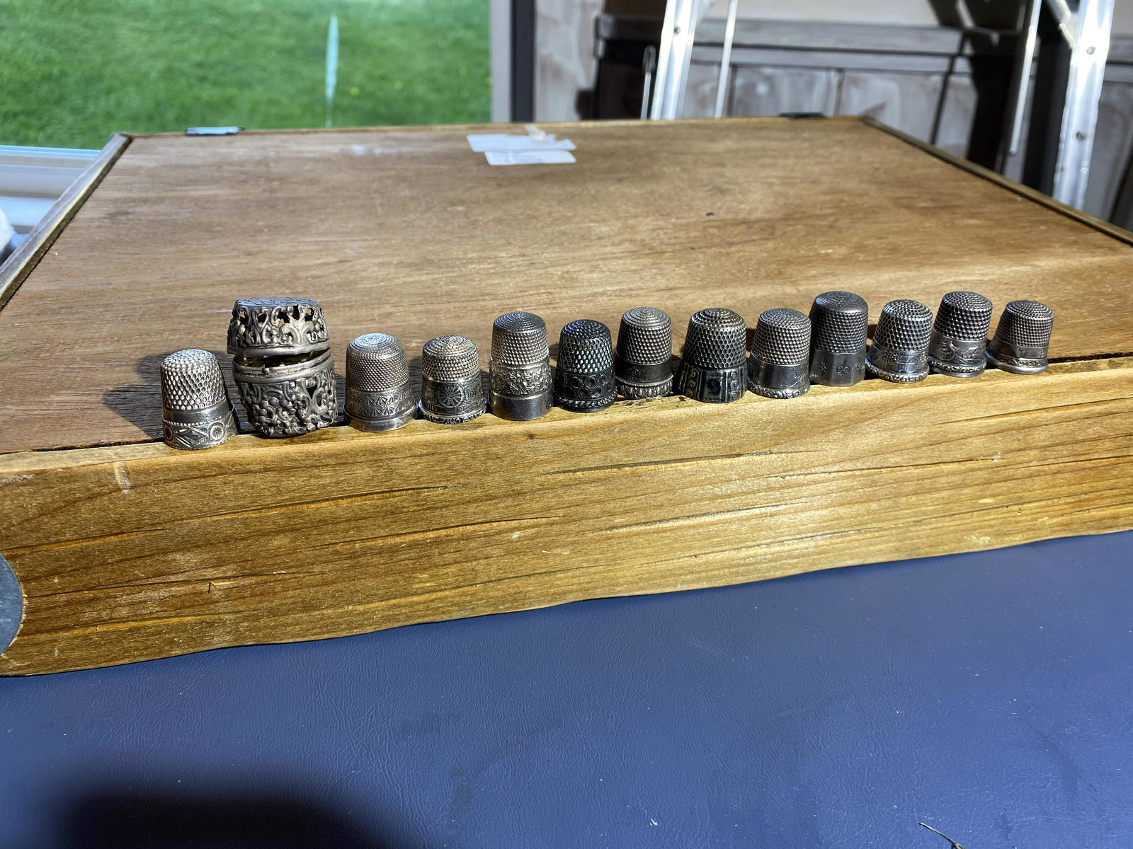 Group lot of 12 sterling silver thimbles plus small box (1 of 5)