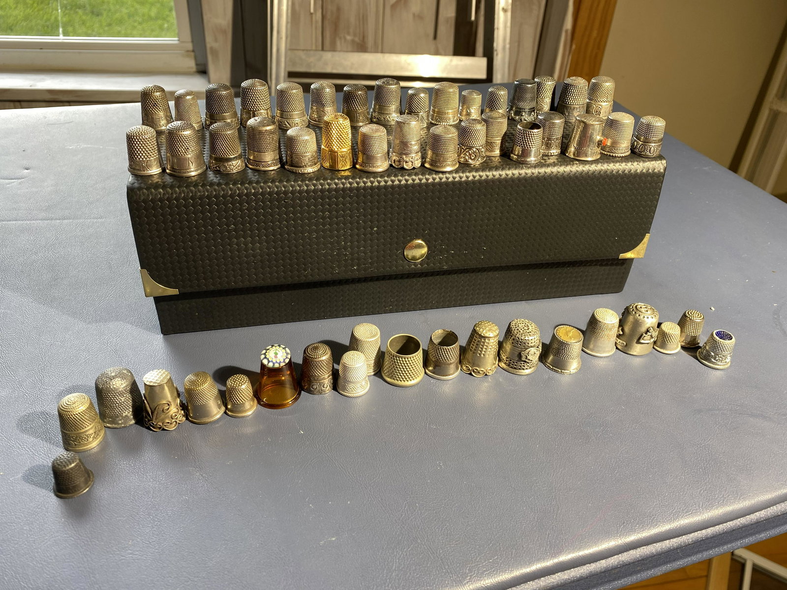 Great lot of 32 Sterling Silver antique sewing thimbles (1 of 13)