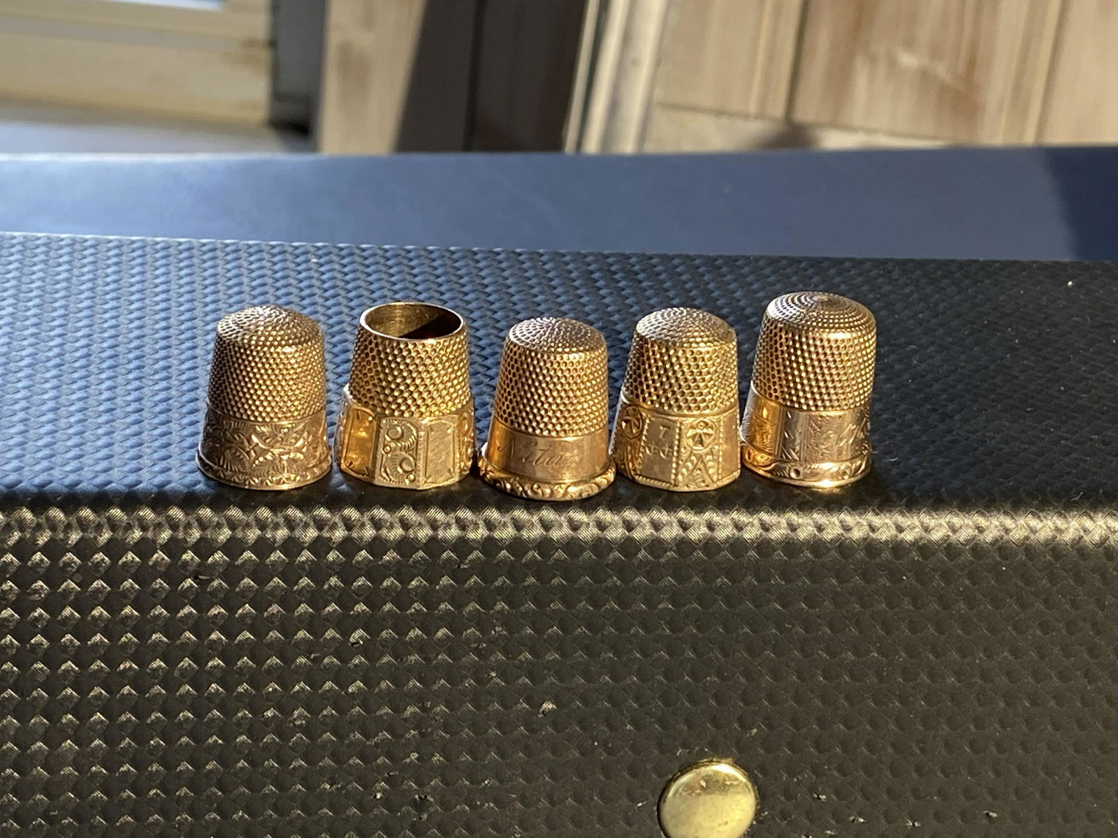 Group lot of 5 10k gold antique thimbles (1 of 3)