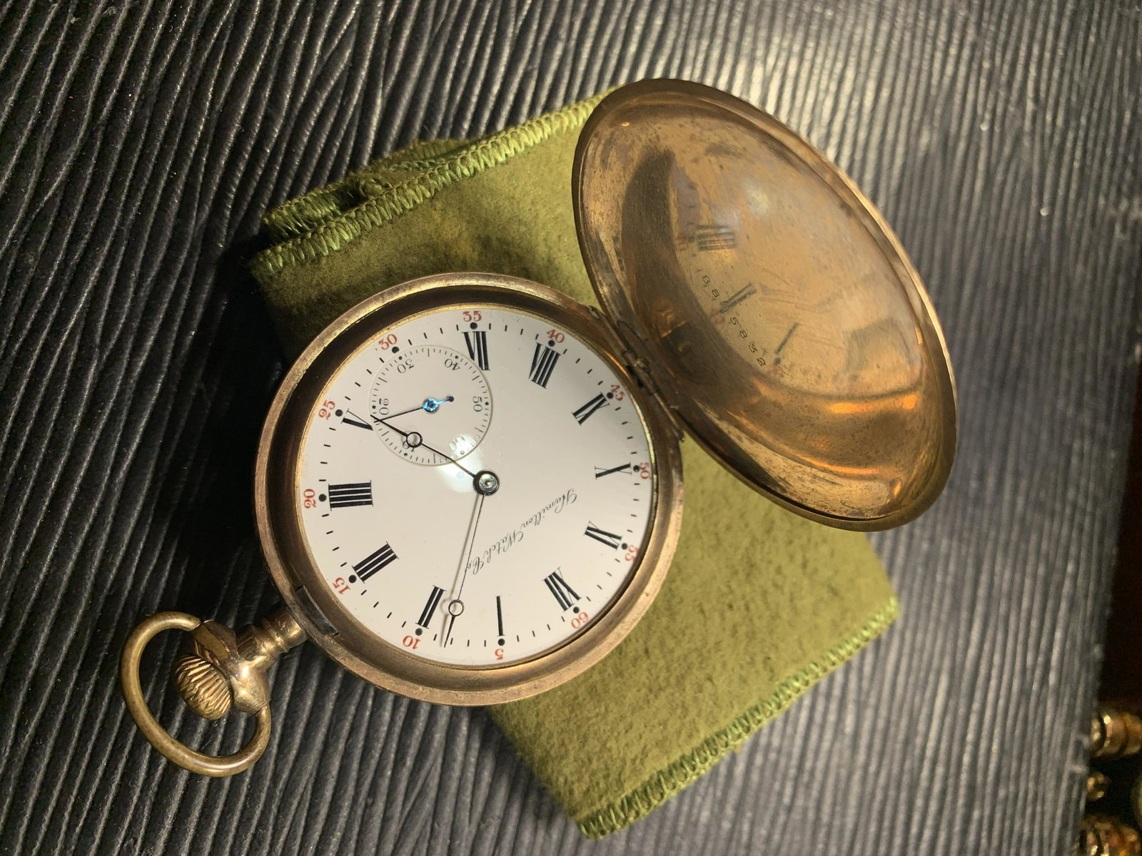 Antique Hamilton Pocket Watch in Gold Filled Case: Antique Hamilton Pocket Watch in Gold Filled Case Not running. No crystal. 16 size, 17 jewel. Grade 975. Free pickup or we'll drop at our shipper for a $3 delivery fee.