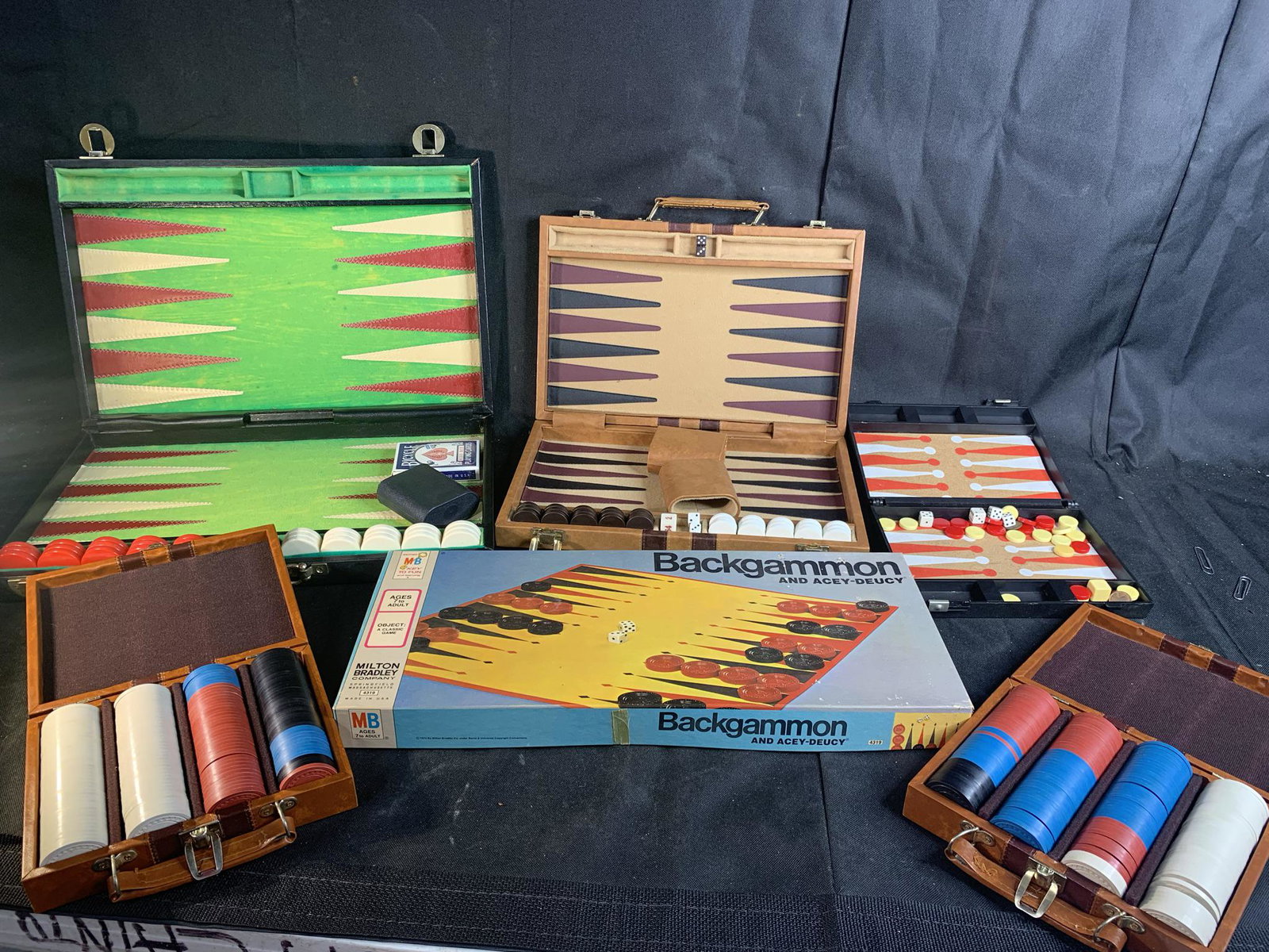 Assortment of Games - Backgammon & Poker Chips: Shipping not available, you must pickup during the pickup window of Noon to 4 pm.