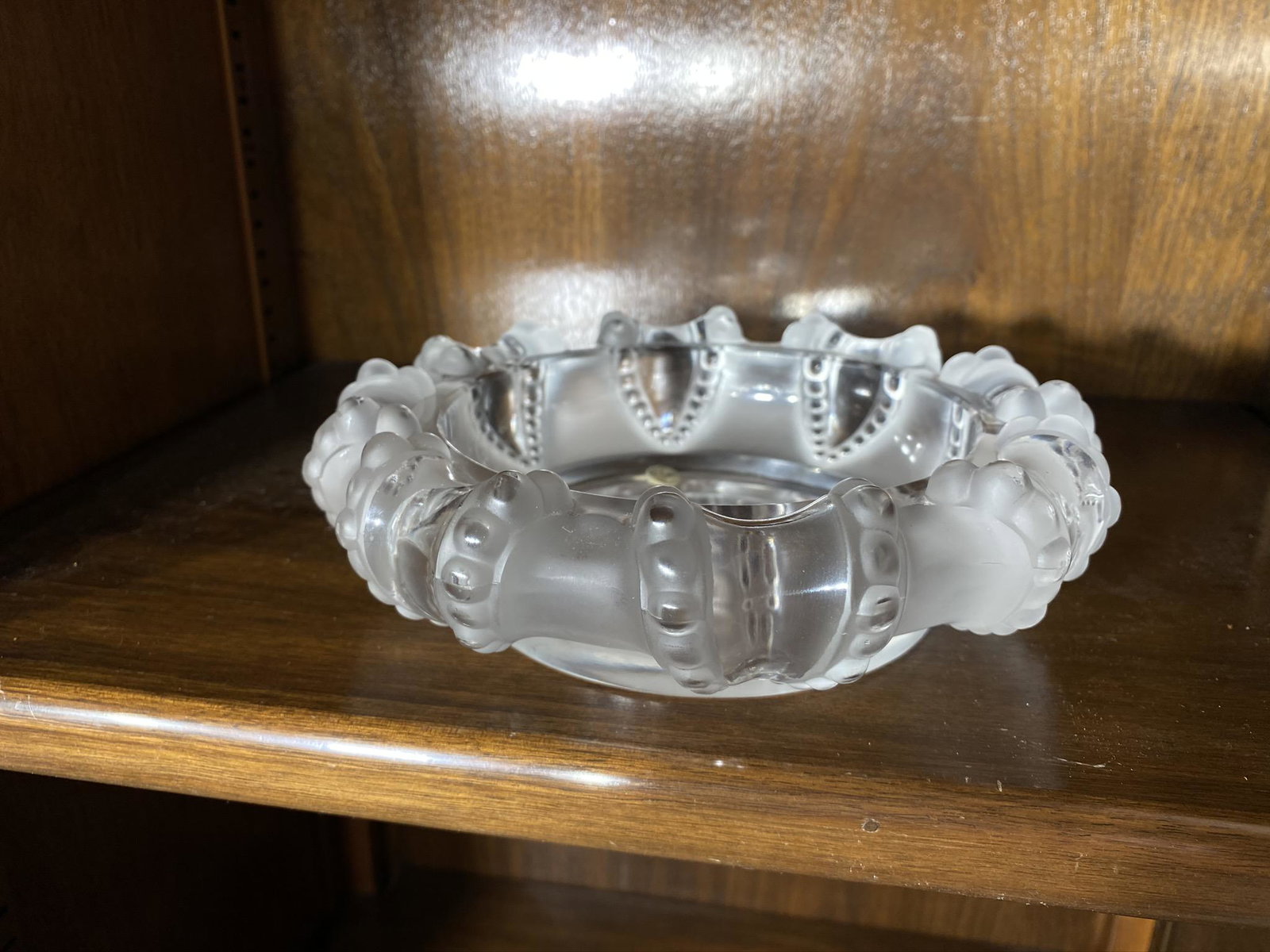 Vintage Lalique France Crystal Glass Bowl or Ashtray.: Vintage Lalique France Crystal Glass Bowl or Ashtray. 7.5" long. Excellent. Free pickup or we will drop at our shipper for a $3 fee. We do this automatically. They then contact you with the shipping c
