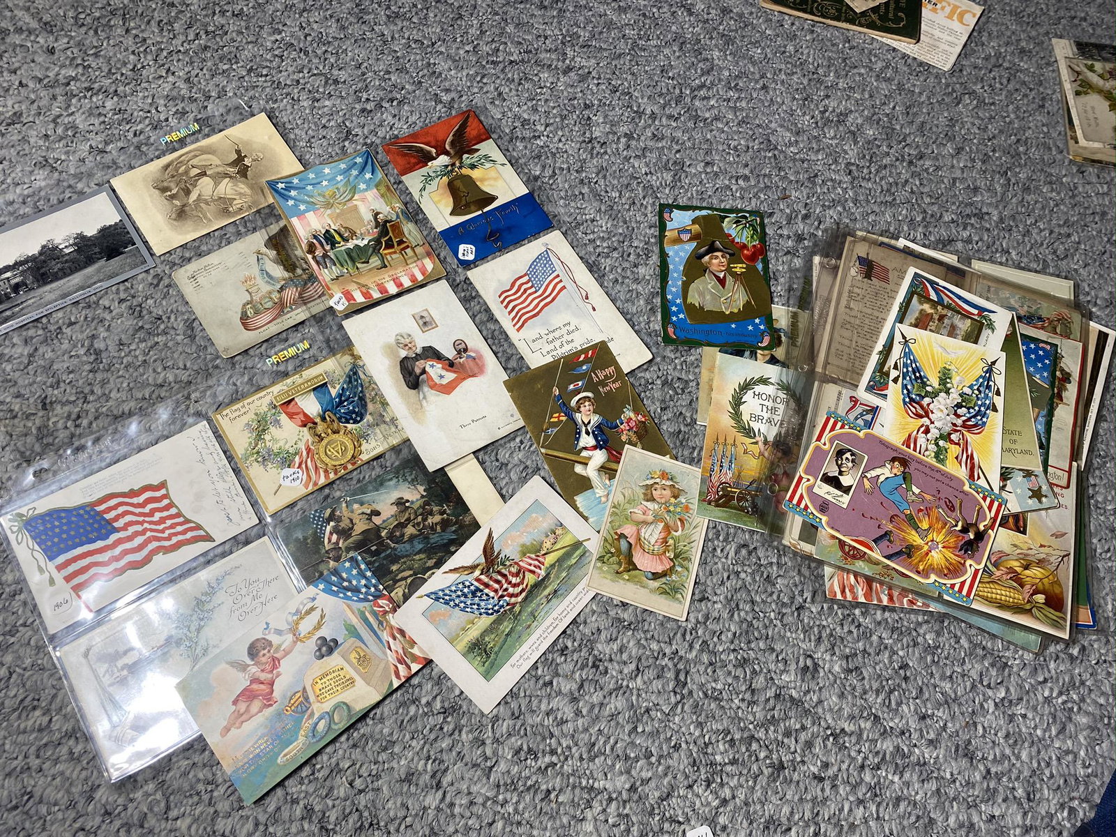 Large lot of mostly patriotic postcards (1 of 10)