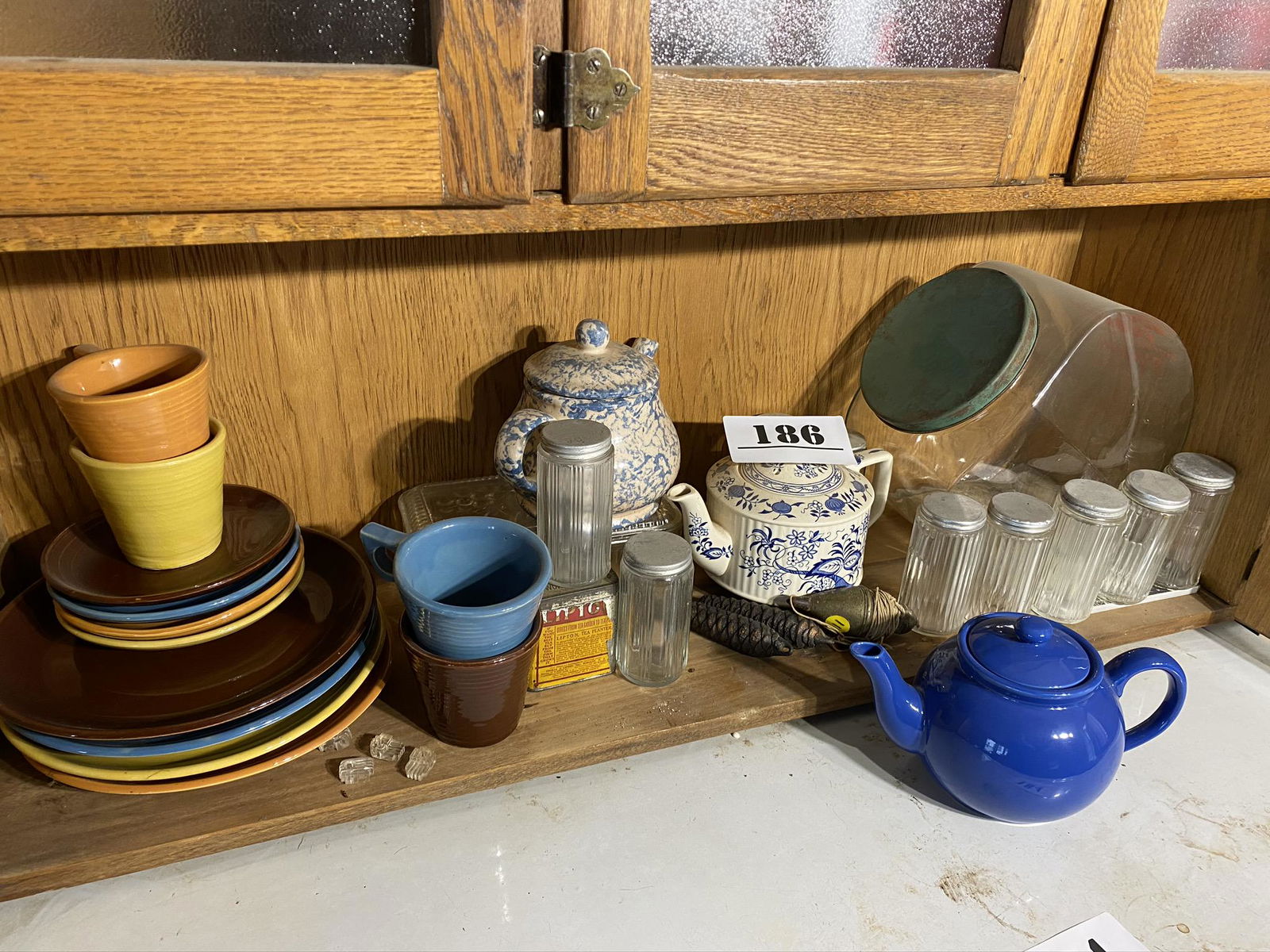 Shelf lot of assorted antiques, vintage items (1 of 20)