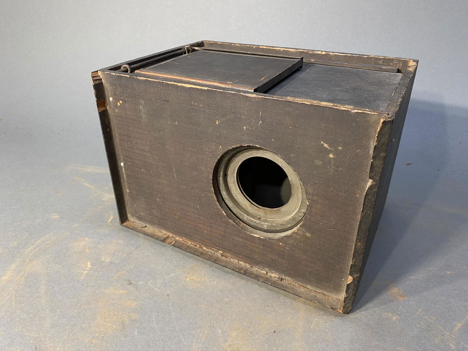 Unusual Antique Photography copying device: Unusual Antique Photography copying device. 5.75" high x 6" deep x 8.5" long. Free pickup or we'll drop at our shipper for a $3 drop off fee.