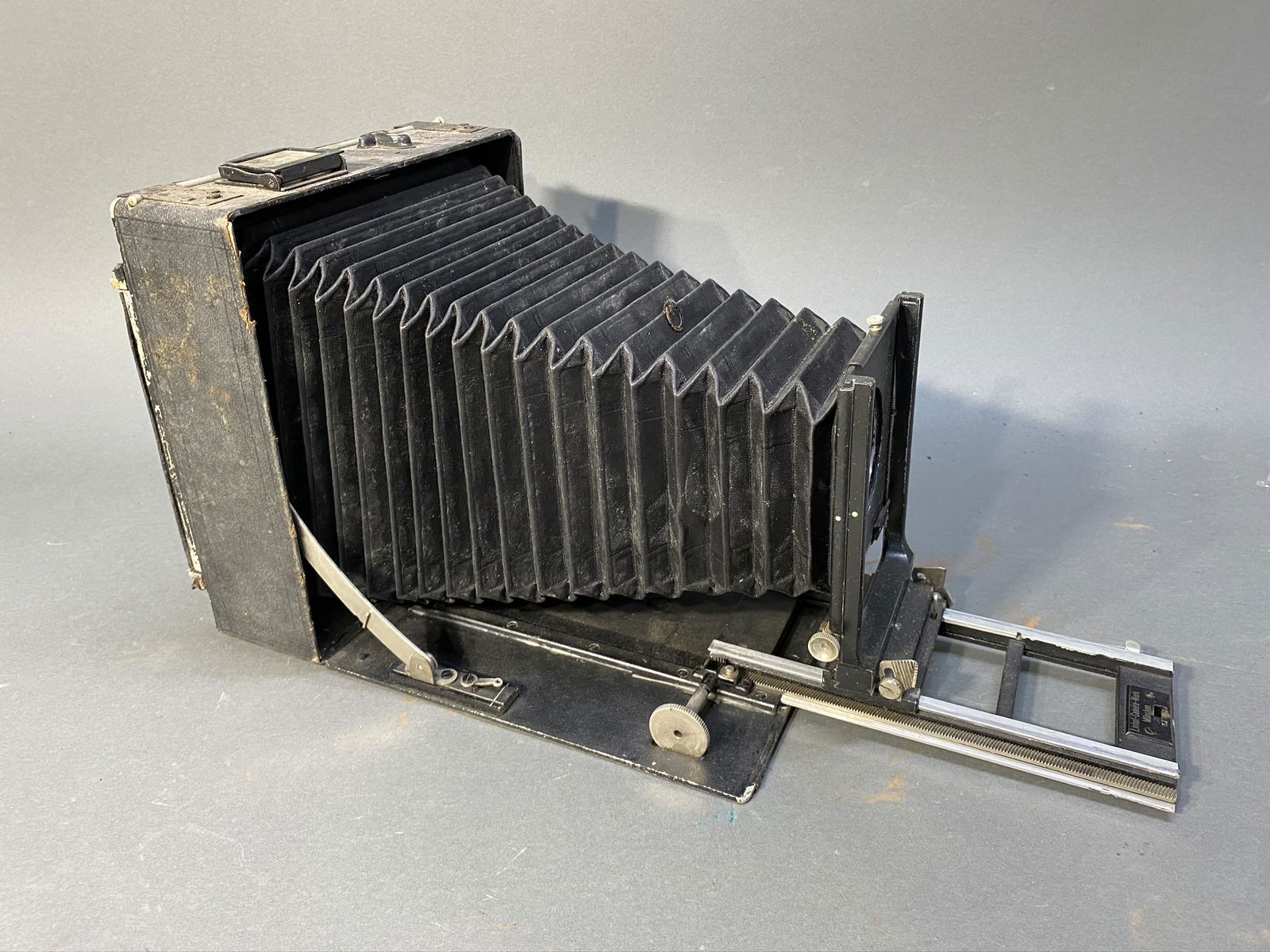 Vintage Linhof 5x7 Camera: Vintage Linhof 5x7 Camera. Interchangeable back. No lens. 8" long when collapsed. Free pickup or we'll drop at our shipper for a $3 drop off fee.
