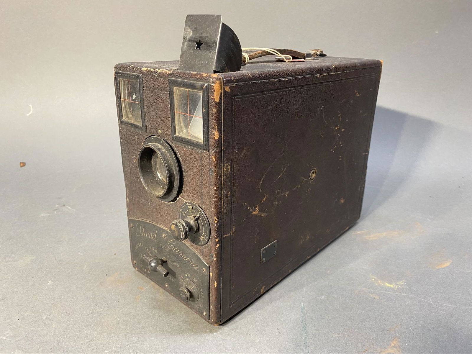 Antique Poulenc Stand Camera Made in Paris: Antique Poulenc Stand Camera Made in Paris. 12 plate magazine. 9.75" long. Free pickup or we'll drop at our shipper for a $3 drop off fee.
