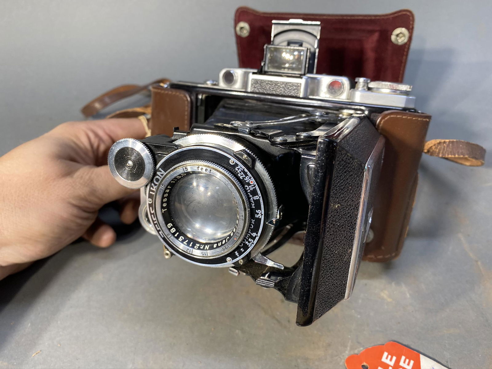 Zeiss Ikonta C Camera 531/2: Zeiss Ikonta C Camera 531/2. 2 1/4 X 3 1/4. Free pickup or we'll drop at our shipper for a $3 drop off fee.