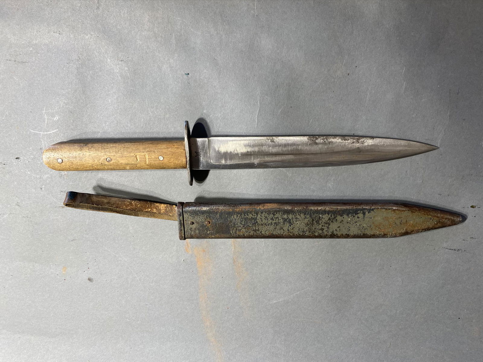WWI Austro-Hungarian Trench Knife. (1 of 7)