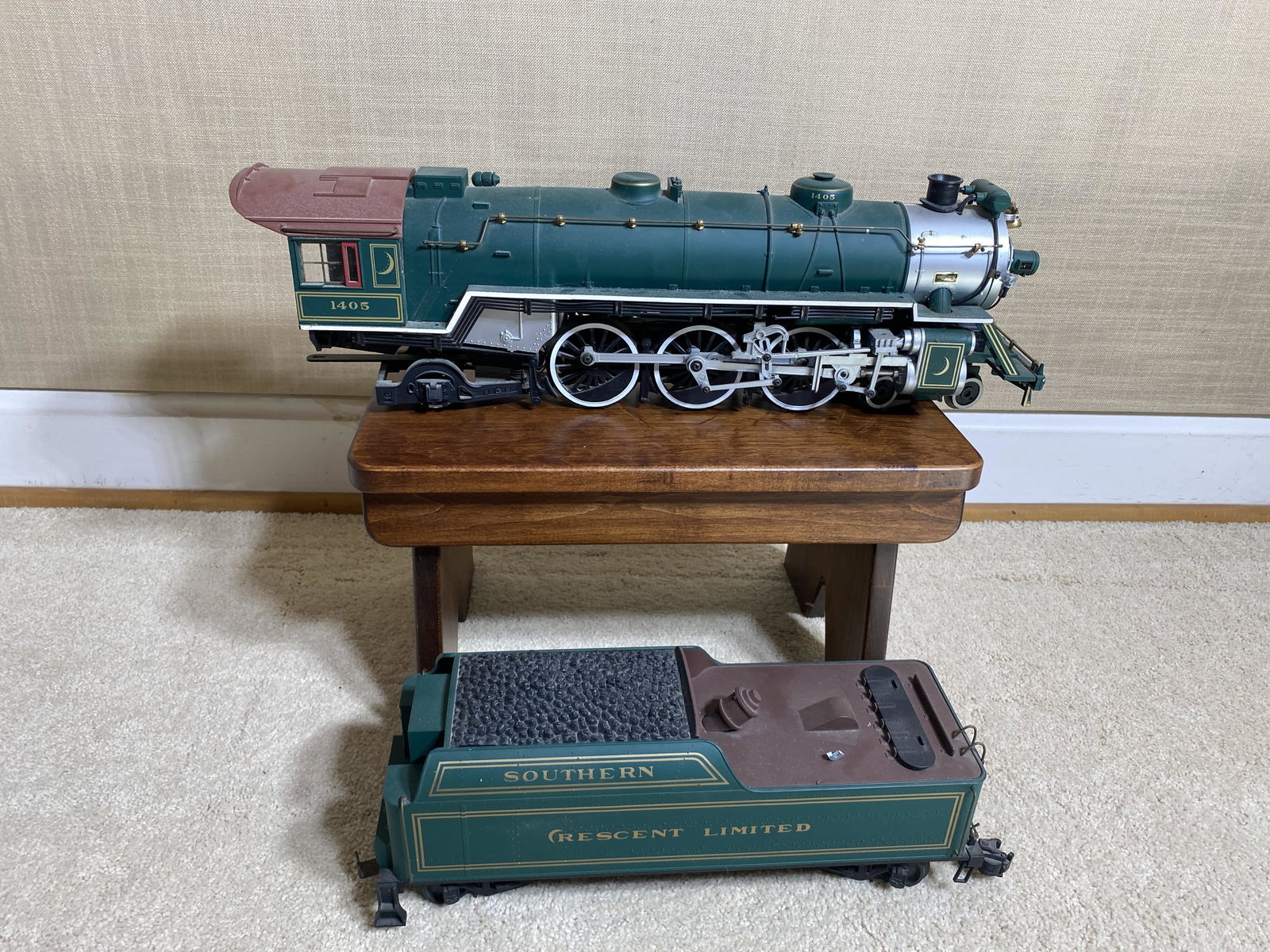 Vintage G Scale Locomotive Model Train & Tender. (1 of 18)