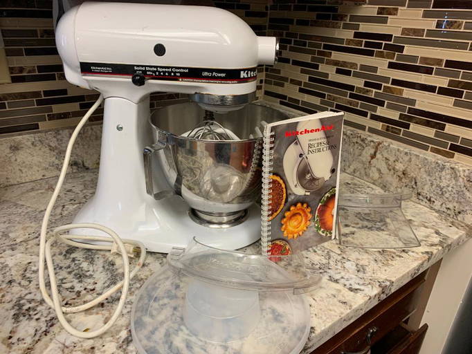 Kitchenaid Stand Mixer With Book & Attachments. Works. Model Ksm90