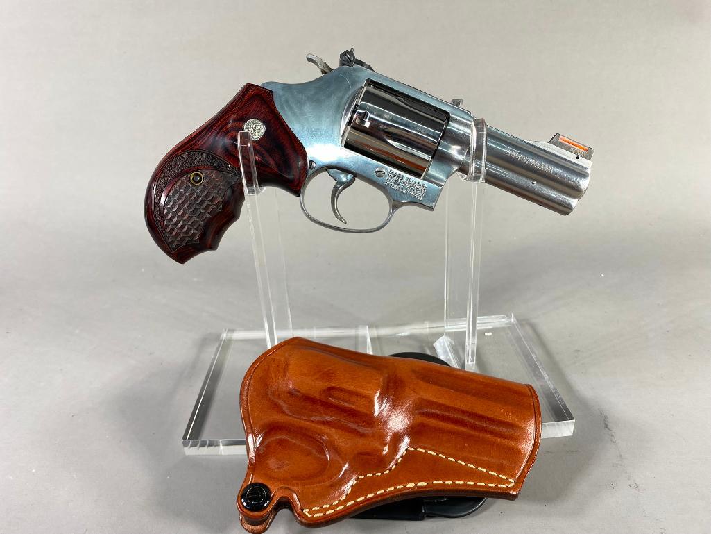 Smith & Wesson Model 60-15 Revolver in 357 Mag: BRAND: Smith & Wesson SERIAL: DAJ0625 CALIBER/GAUGE: 357 magnum MODEL: 60-15 CONDITION: Good BACKGROUND CHECK: Yes OTHER INFO: 3" barrel SHIPPING: In-house shipping available. Pickup is Monday, June 5