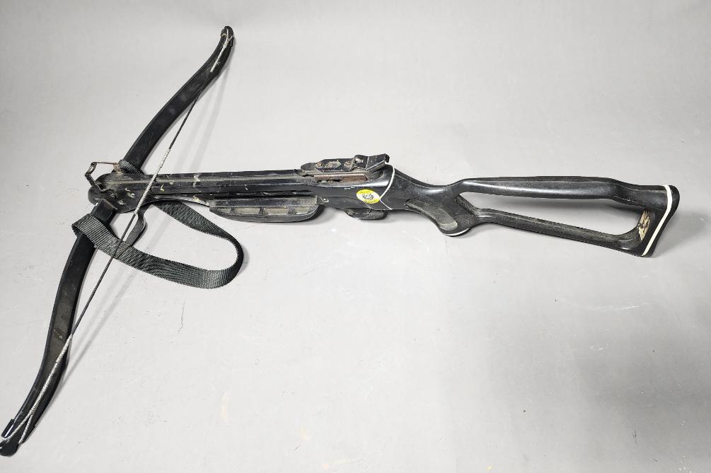 Vintage Barnett Wildcat Crossbow: SHIPPING: In-house shipping available. Pickup is Monday, June 5 from 2 pm to 7 pm and Tuesday, June 6 from Noon to 5 pm in Carroll, Ohio 43112 or we will provide in-house shipping for this item. Sales