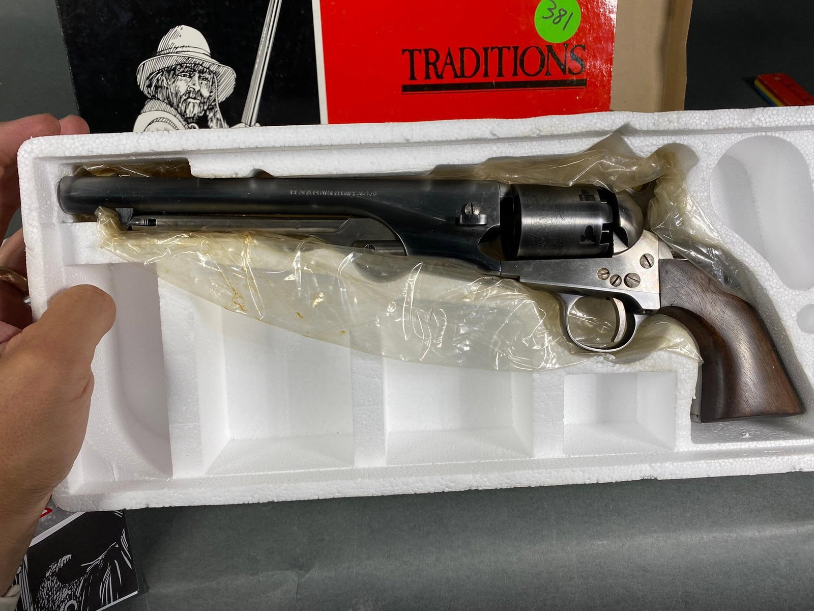 Traditions Pietta Black Powder Pistol 1861 Navy 36: BRAND: Pietta MODEL: Traditions 1861 Navy SERIAL: P96899 CALIBER/GAUGE: 36 CONDITION: Very good in box ***AN ATF BACKGROUND CHECK IS NOT REQUIRED, AND THIS CAN BE SHIPPED DIRECT TO YOU*** PICKUP/SHIPP