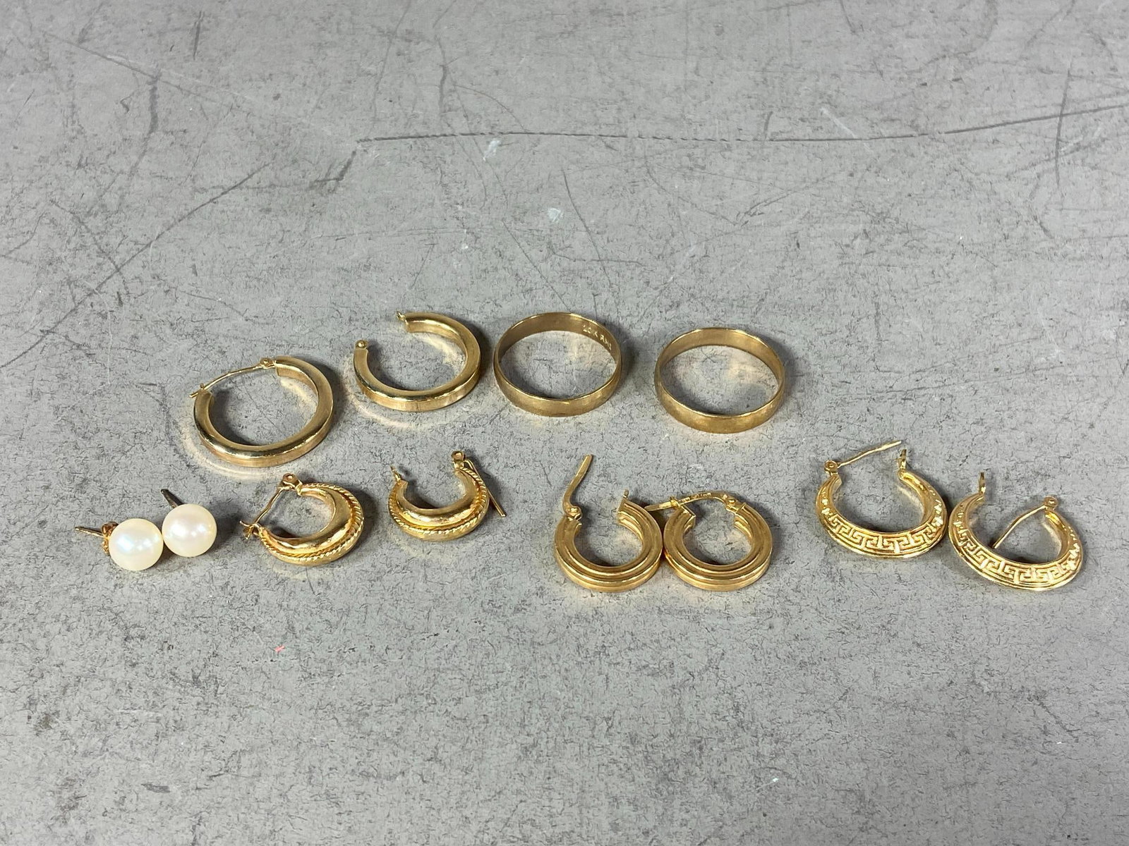 Group Lot 14k gold earrings 12.3 grams (1 of 20)