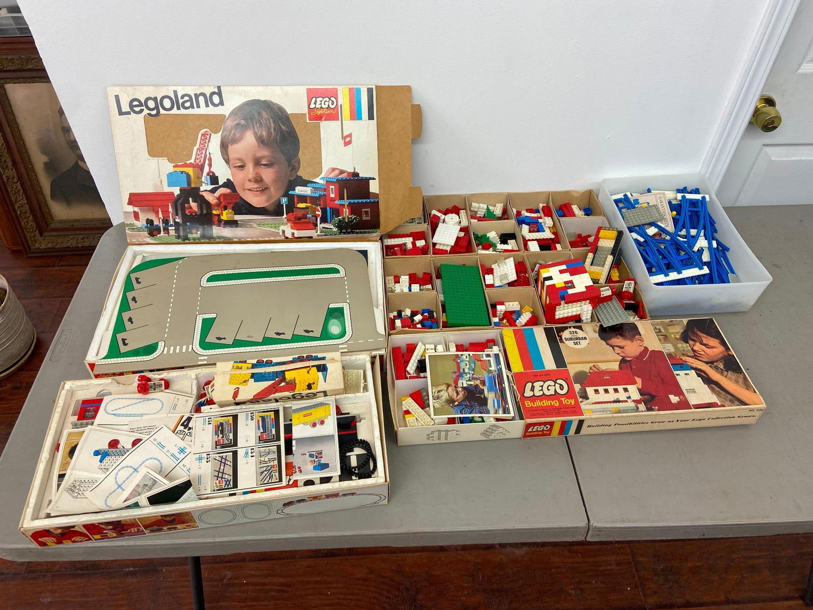 Vintage Lego Sets including Legoland and More.: Vintage Lego Sets including Legoland and More. In-house shipping is available. Pickup is Monday, January 15th from 12pm to 6:30pm in Carroll, Ohio 43112 or we will provide in-house shipping for this i