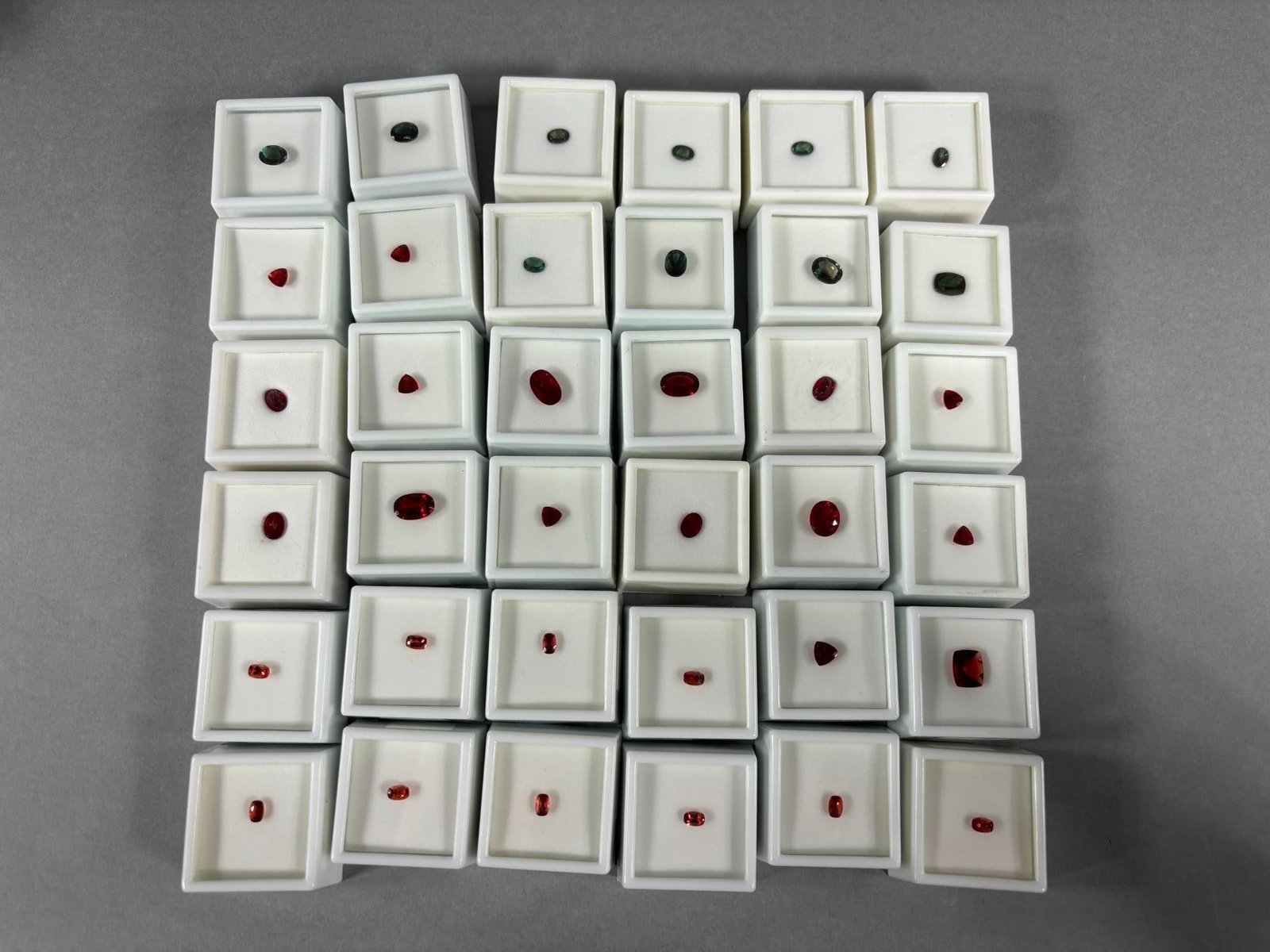 Large Lot of 36 Faceted Gemstones Labradorite: Large Lot of 36 Faceted Gemstones Labradorite. To see up to 100 photos of this lot, please find this sale on LiveAuctioneers. In-house shipping is available. Pickup is Friday, April 5th from 12pm to 7