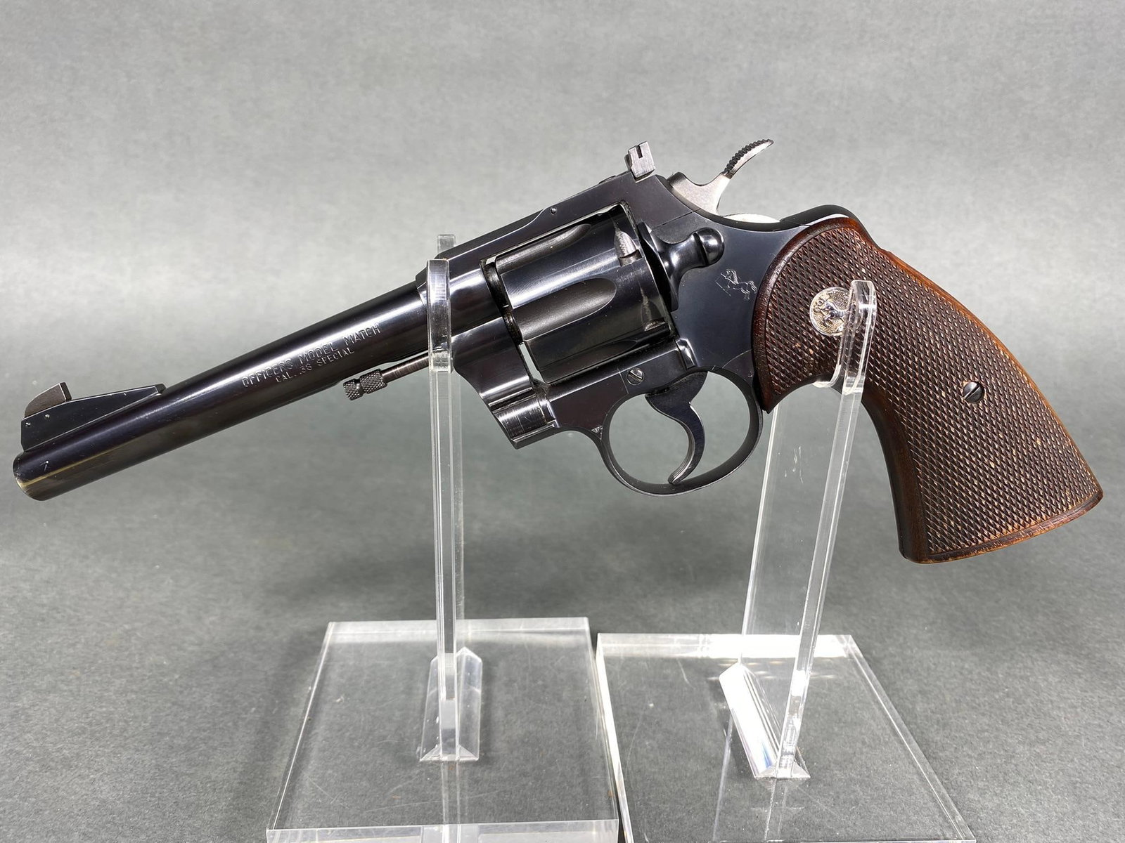 COLT OFFICER'S MODEL MATCH 38 CAL VERY FINE: BRAND: Colt MODEL: Officer's Model Match SERIAL: 900652 CALIBER/GAUGE: 38 Spec CONDITION: Very good. Bore and action excellent. SIZE: 6" bbl Notes: Very nice. This firearm is at least 50 years old. If