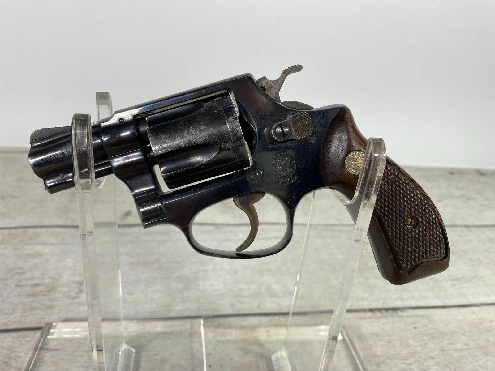 * Smith & Wesson Model 32-1 Revolver 38 S&W: BRAND: Smith & Wesson MODEL: 32-1 SERIAL: 113906 CALIBER/GAUGE: 38 S&W CONDITION: Bore good, action good. SIZE: 2" bbl. NOTES: 1968 production date. This firearm is at least 50 years old. If you have