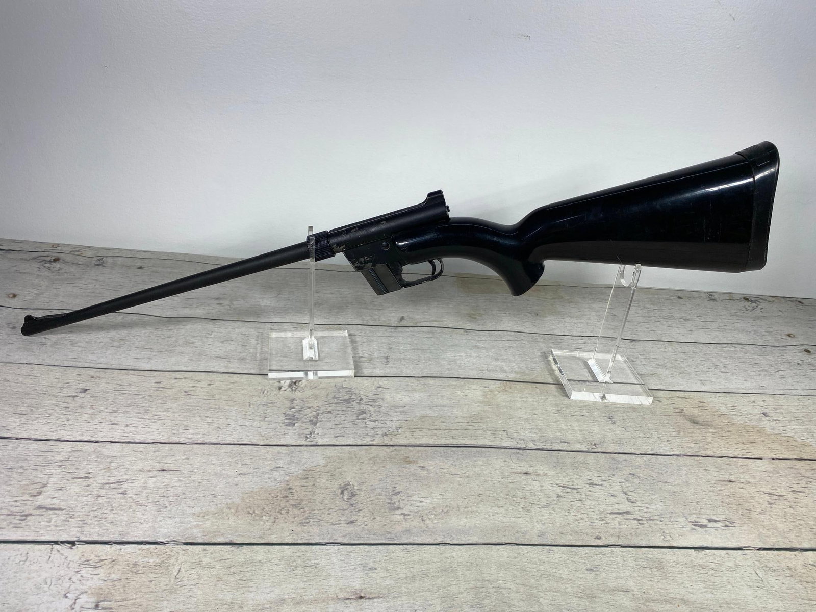 ** Charter Arms AR-7 Explorer 22LR Survival Rifle: BRAND: Charter Arms MODEL: AR-7 Explorer SERIAL: A135769 CALIBER/GAUGE: 22LR CONDITION: Bore good, action good. SIZE: 16" bbl. Unless you have an FFL, we will have to ship to your FFL or you will have