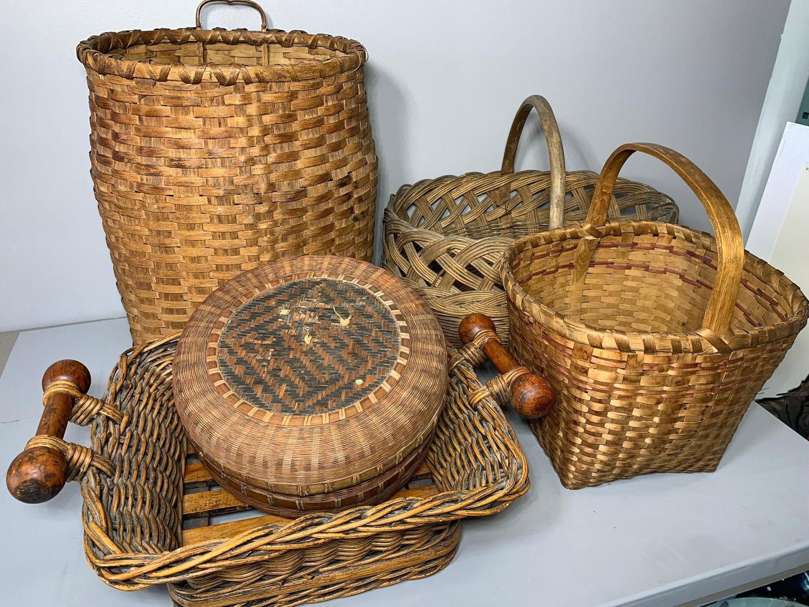 Great Group of Vintage Baskets: In-house shipping is available. Pickup is Tuesday, June 4th from 1 pm to 7 pm and Wednesday, June 5 from 11 am to 3 pm at our offices in Carroll, OH 43112 or we will provide in-house shipping for this