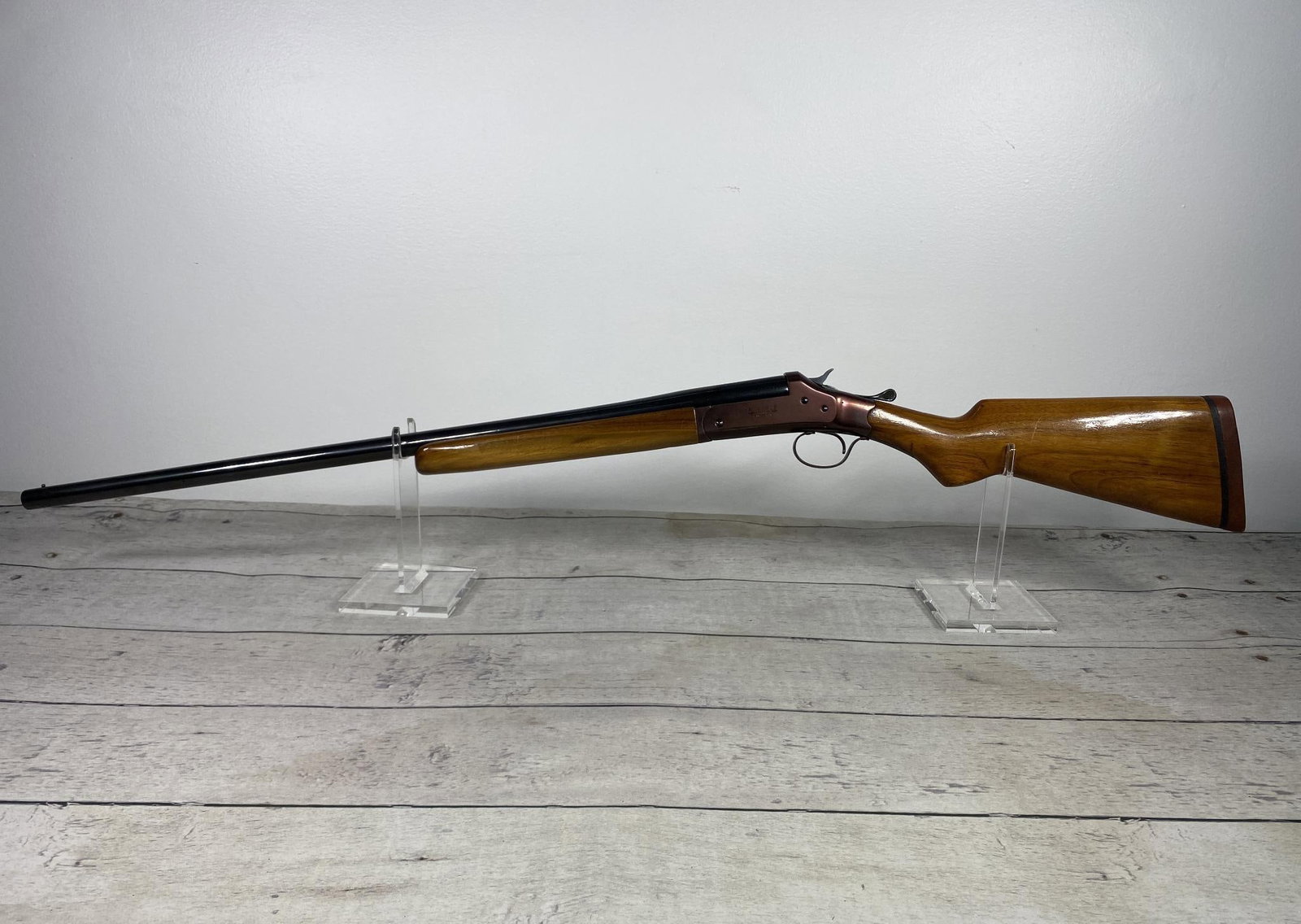 * Rare J. Stevens Arms 20 Ga. Shotgun Minty Super Nice: BRAND: J. Stevens MODEL: Single Shot SERIAL: 4160 CALIBER/GAUGE: 20 ga. CONDITION: Action good, bore good. Really nice. Size: 28" bbl. Notes: With Bag. This firearm is at least 50 years old. If you ha