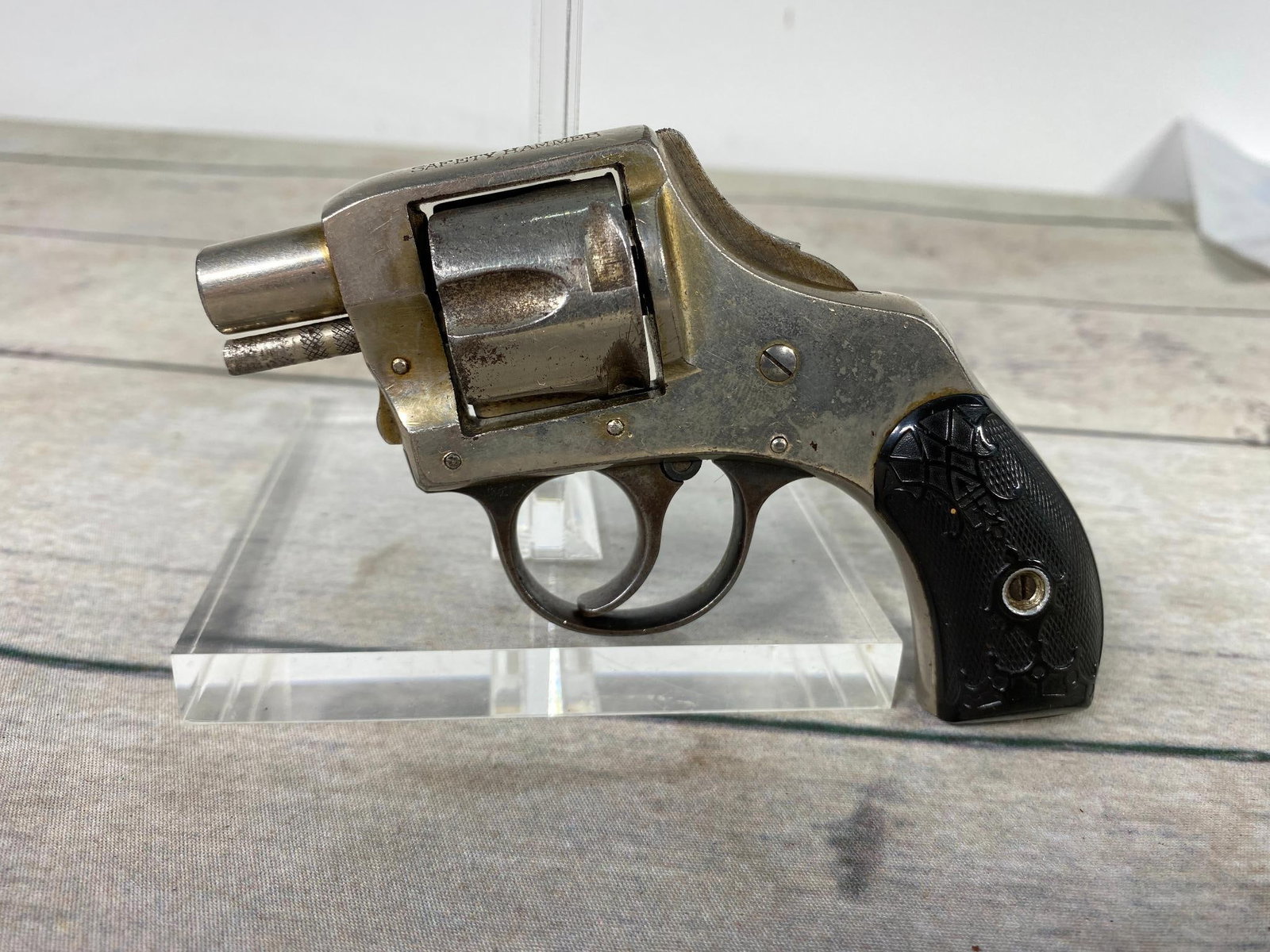 * Harrington & Richardson Vest Pocket Revolver Short Barrel: BRAND: Harrington & Richardson MODEL: Vest Pocket SERIAL: 58290 CALIBER/GAUGE: 32CONDITION: Action good, bore bood. SIZE: 1.25" barrel. This firearm is at least 50 years old. If you have a C&R Federal