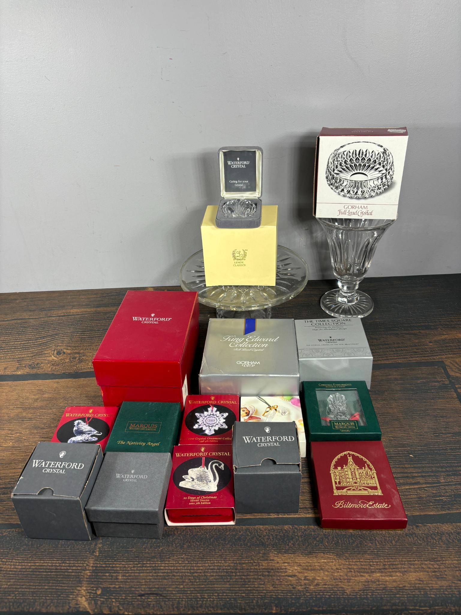 Vintage Waterford, Gorham, and Others Crystal Glass Ornaments and More: In-house shipping is available. Pickup is Friday, August 9th from 11 am to 7 pm at our offices in Carroll, OH 43112 or we will provide in-house shipping for this item. Once packed up we will send you