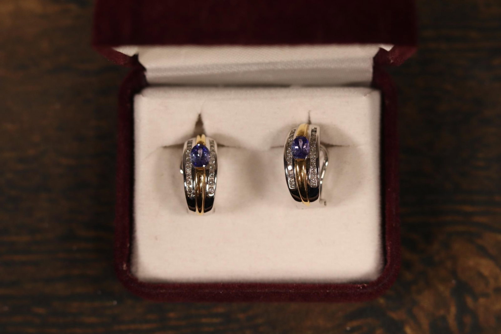 14k gold, diamond, Tanzanite Earrings 7.75 Grams: In-house shipping is available. Pickup is Friday, August 9th from 11 am to 7 pm at our offices in Carroll, OH 43112 or we will provide in-house shipping for this item. Once packed up we will send you 